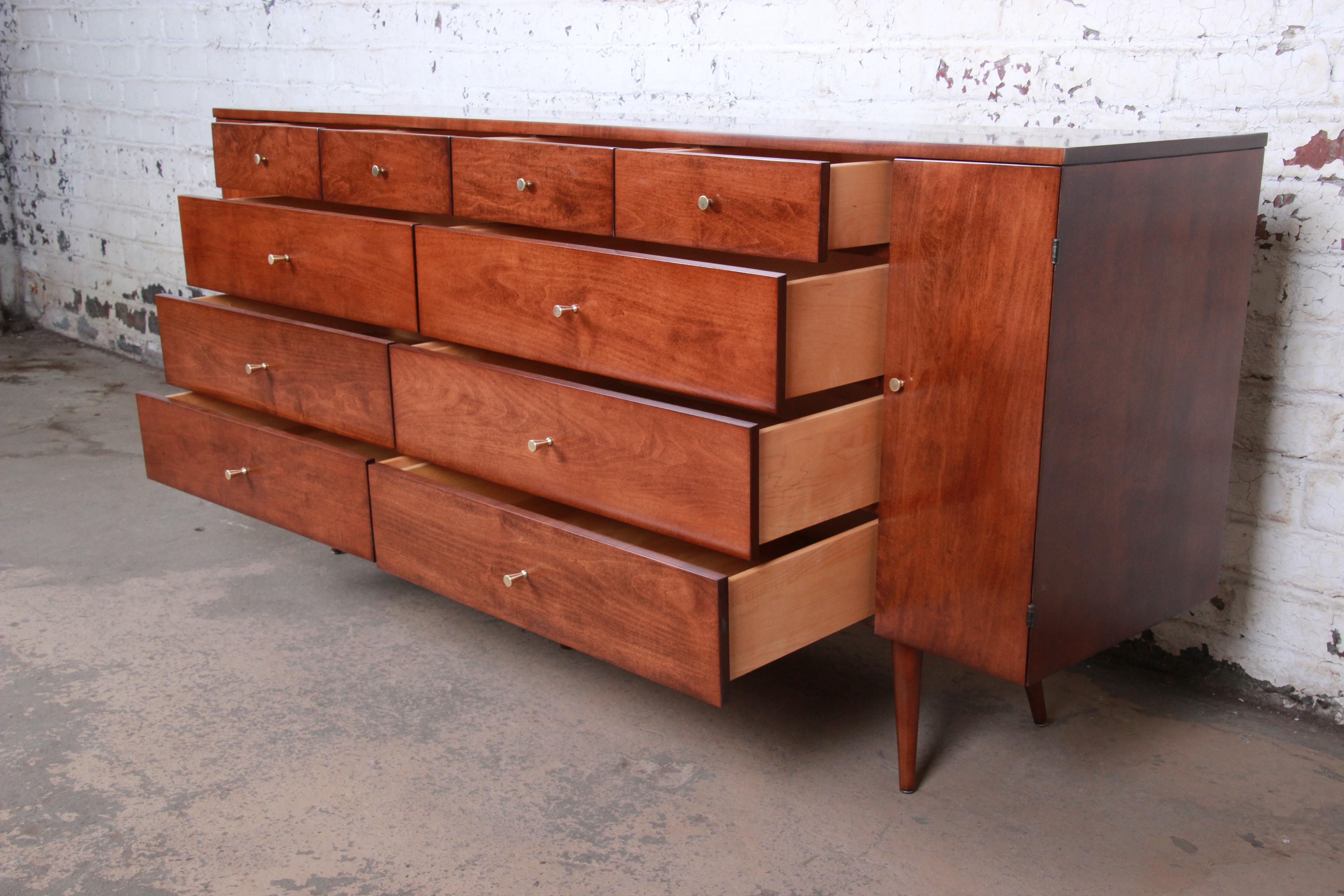 Paul McCobb Planner Group 20-Drawer Dresser or Credenza, Newly Restored For Sale 9