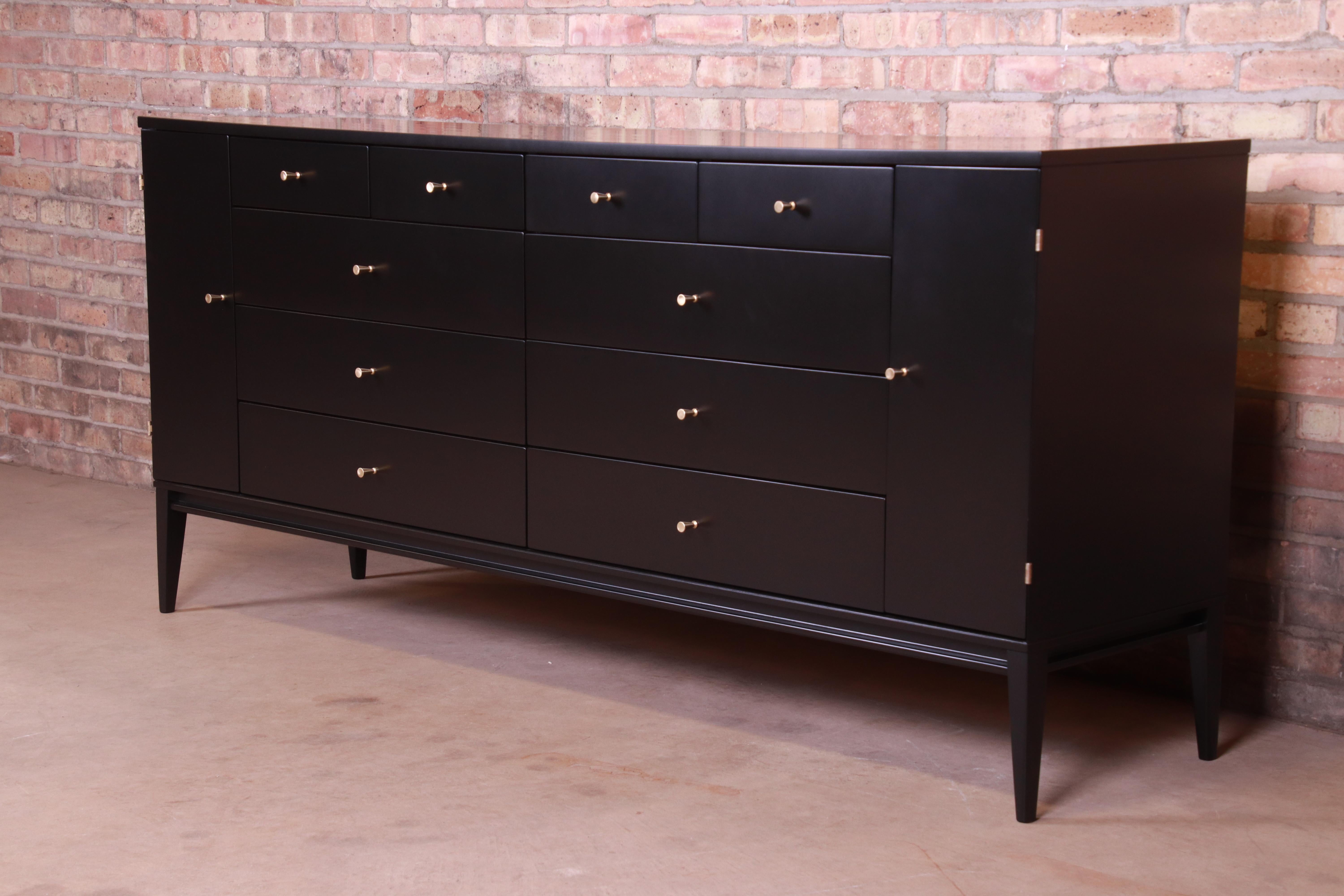 A rare and exceptional Mid-Century Modern 20-drawer dresser or credenza

By Paul McCobb for Winchendon Furniture 