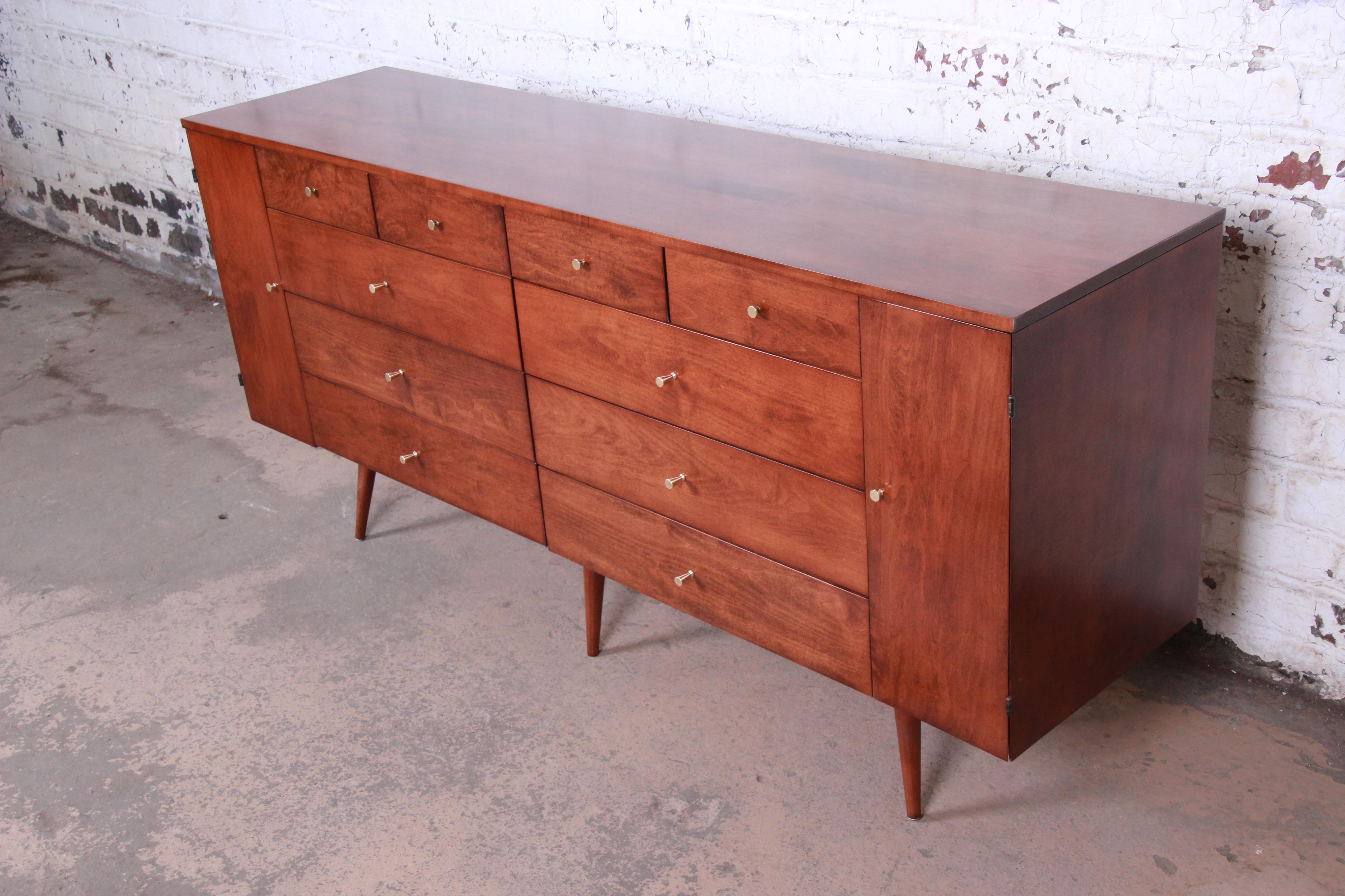 Mid-Century Modern Paul McCobb Planner Group 20-Drawer Dresser or Credenza, Newly Restored For Sale