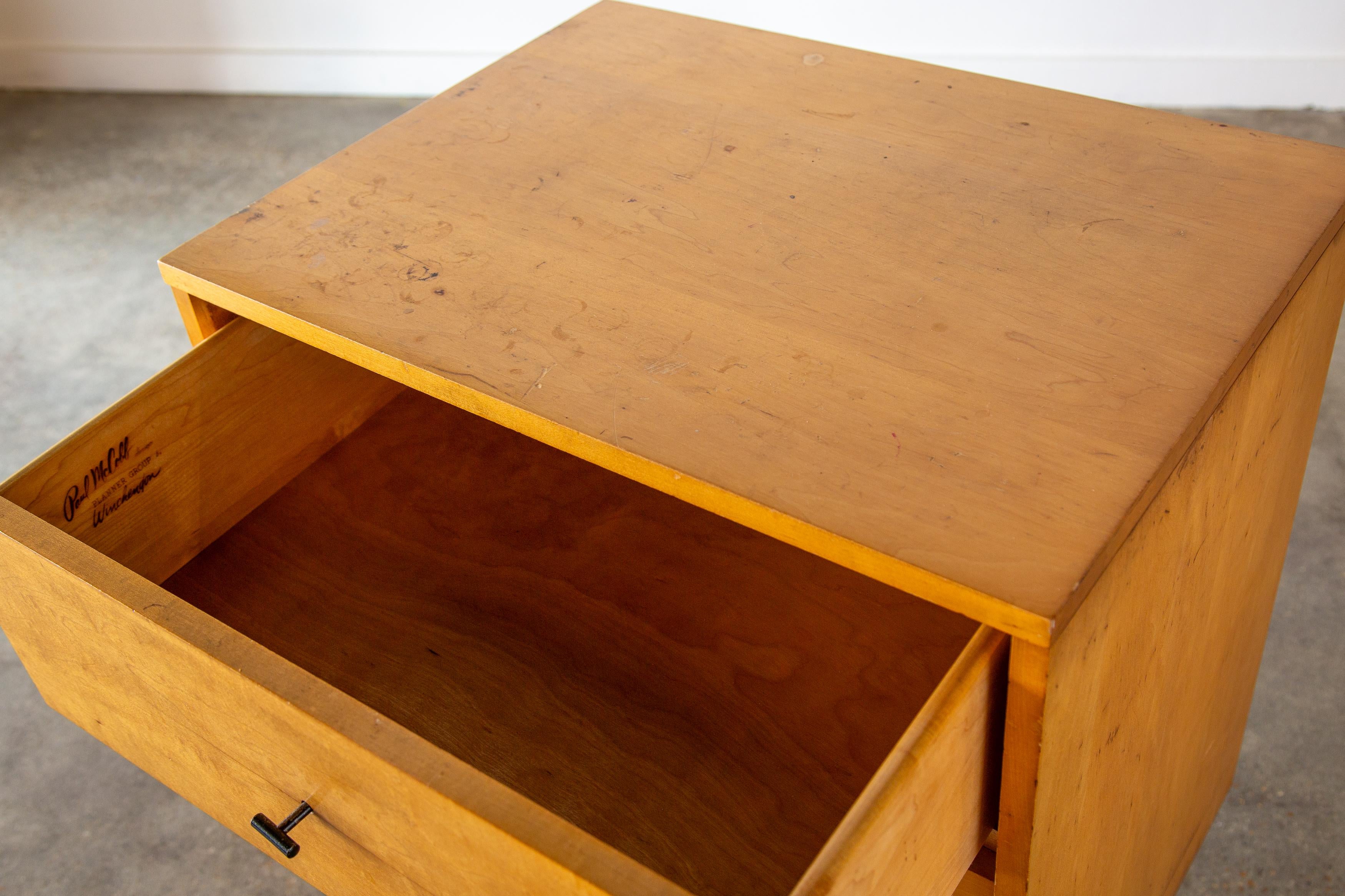 Bouleau Paul McCobb Planner Group Commode 3 tiroirs Table de nuit Dresser en vente