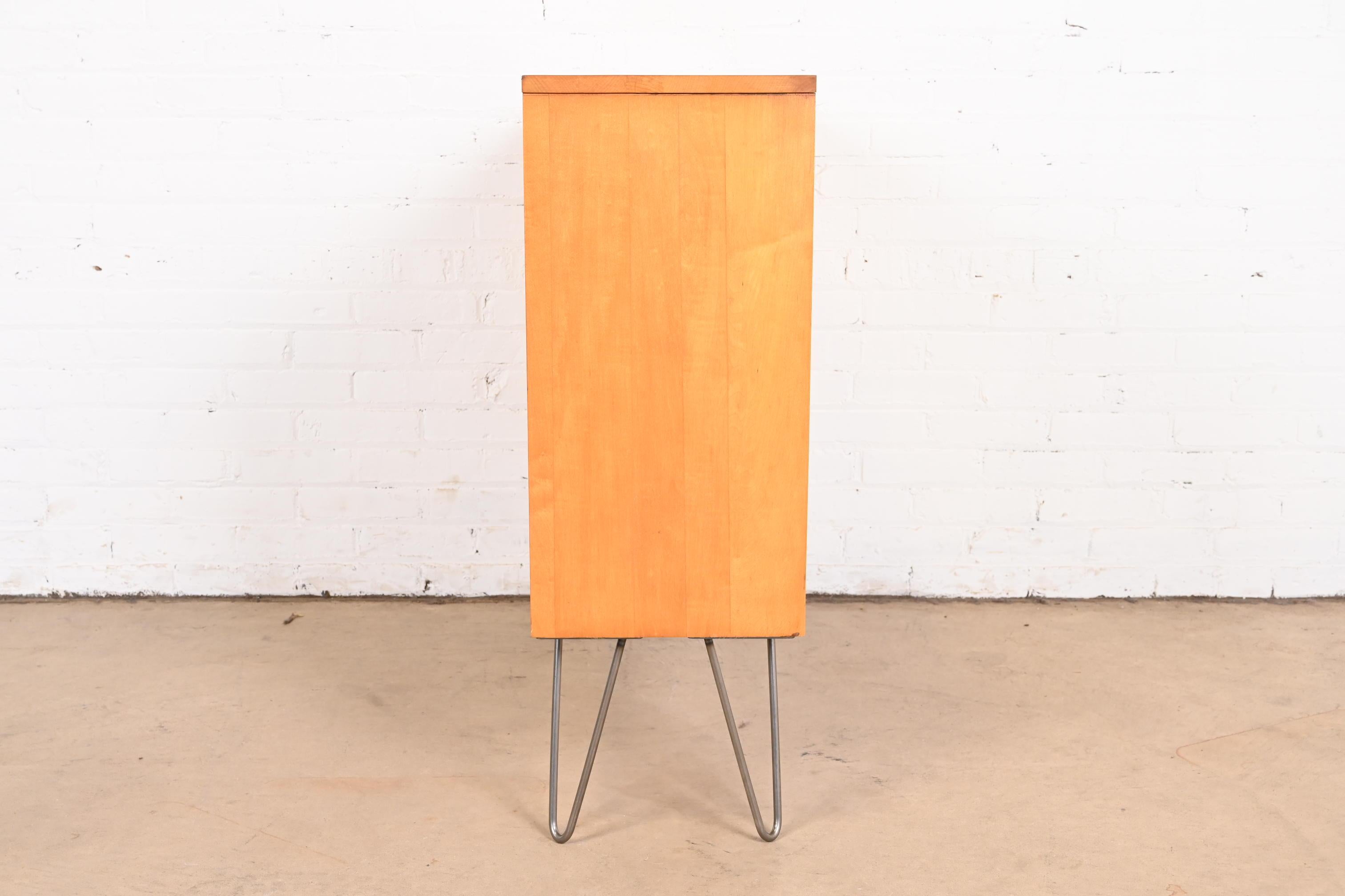 Paul McCobb Planner Group Birch Bookcase on Hairpin Legs, 1950s For Sale 1