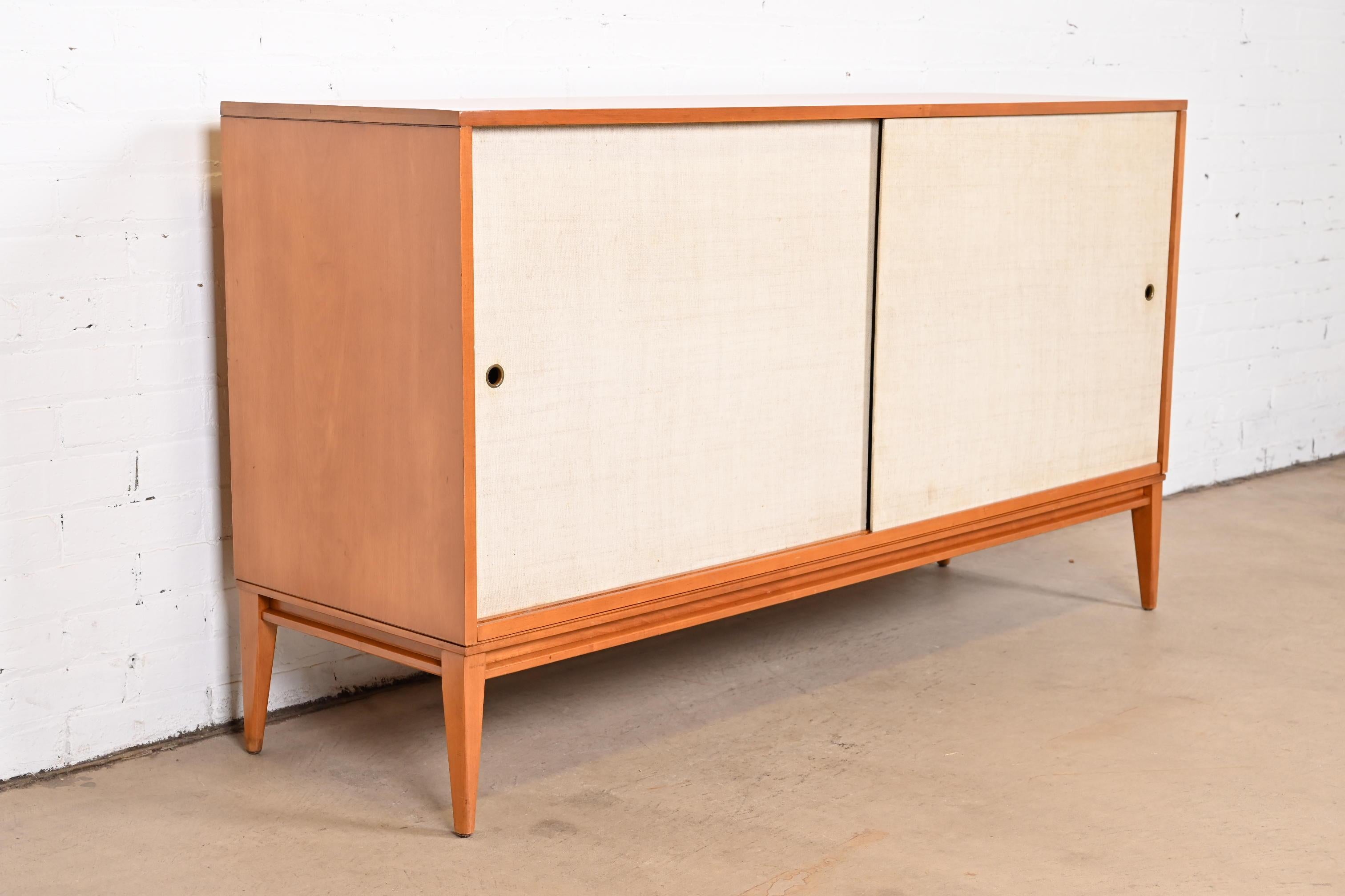 Mid-Century Modern Paul McCobb Planner Group Birch Sliding Door Sideboard Credenza, 1950s