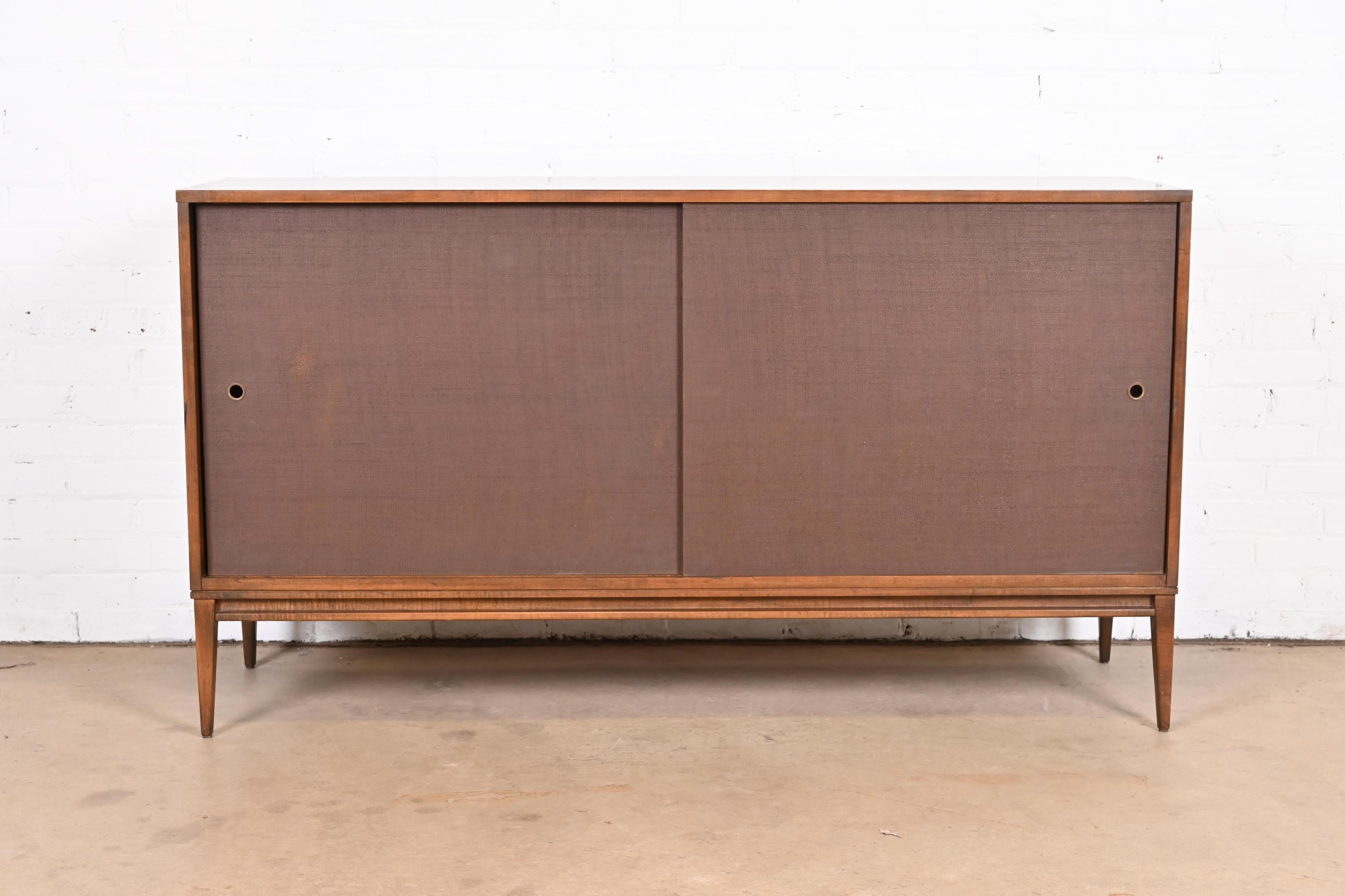 Paul McCobb Planner Group Birch Sliding Door Sideboard Credenza In Good Condition In South Bend, IN