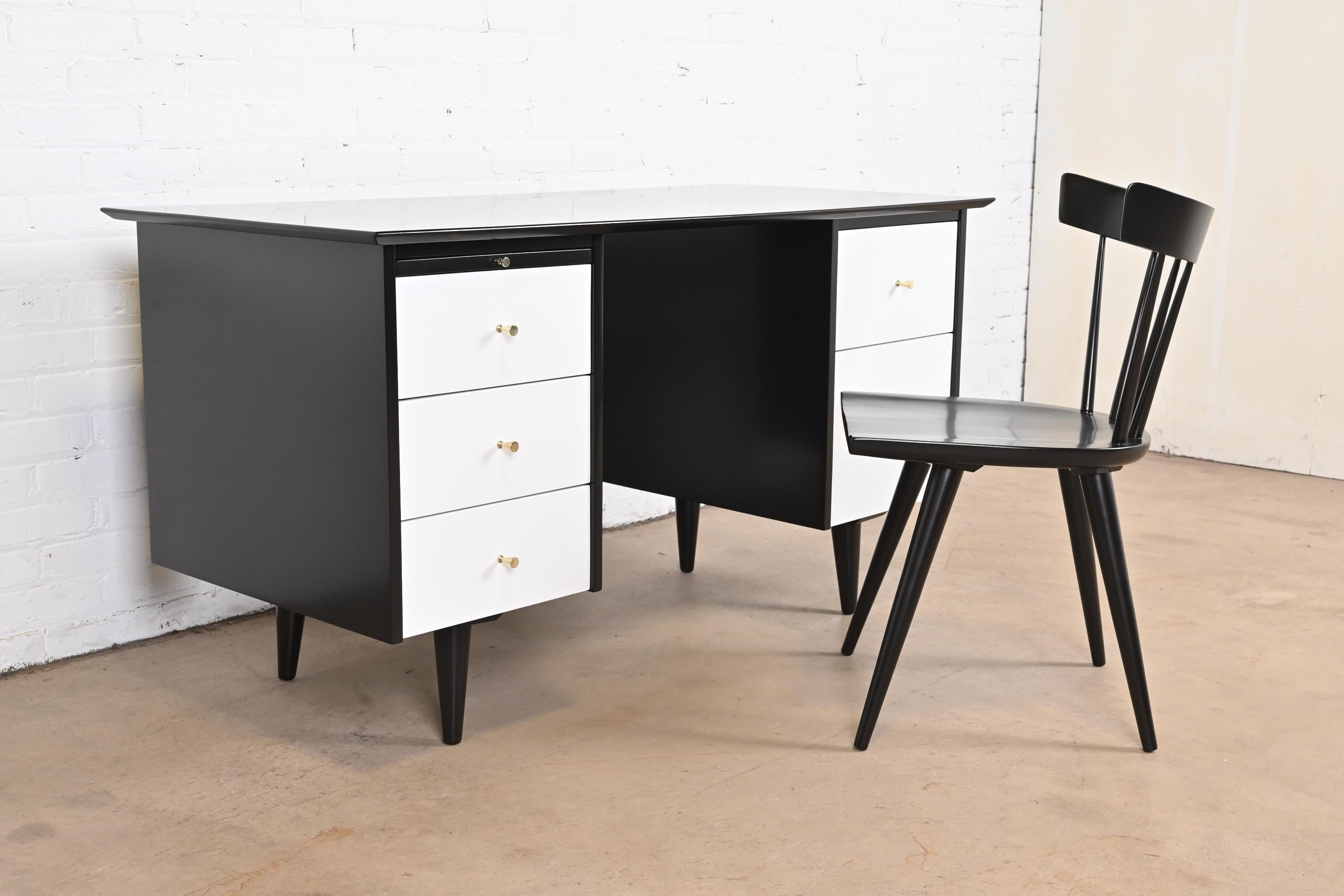 Mid-20th Century Paul McCobb Planner Group Black and White Lacquer Double Pedestal Desk and Chair