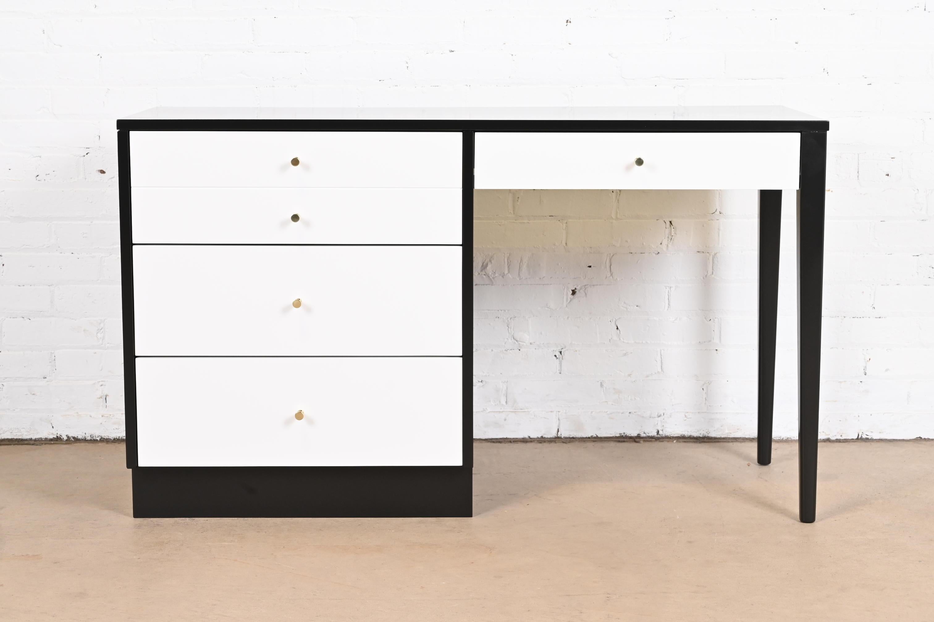 Mid-Century Modern Paul McCobb Planner Group Black and White Lacquered Desk, Newly Refinished For Sale