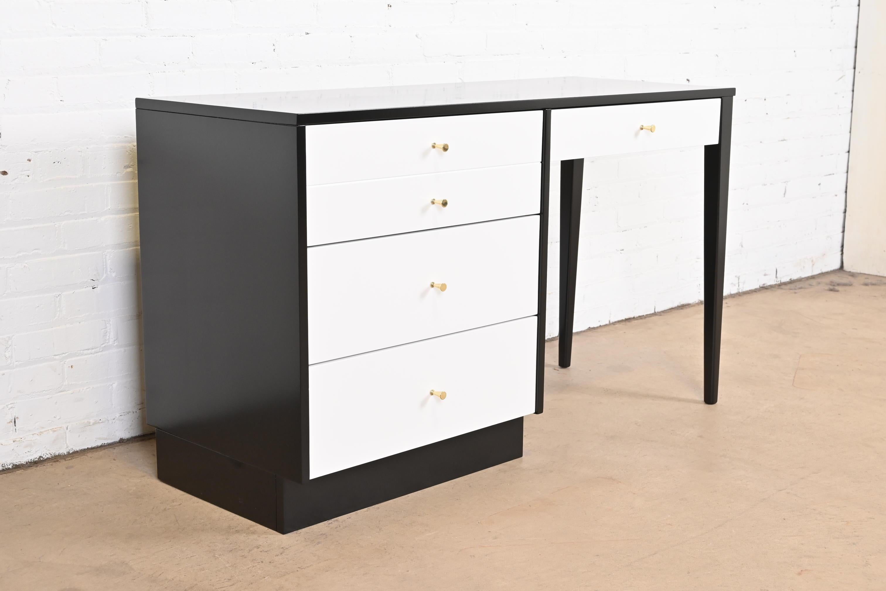Mid-20th Century Paul McCobb Planner Group Black and White Lacquered Desk, Newly Refinished For Sale