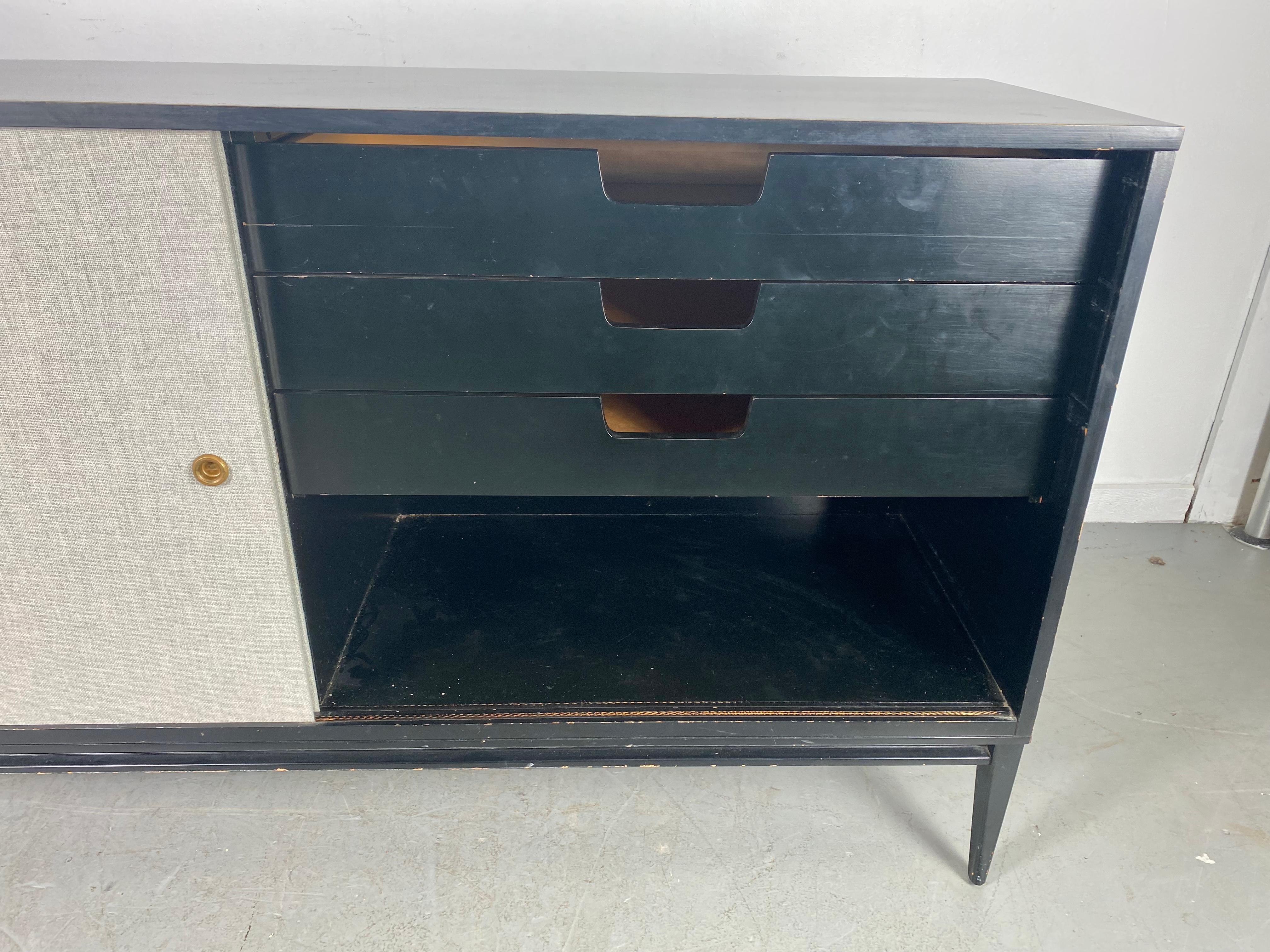 Paul McCobb / Planner Group Black Lacquer Credenza, Server In Good Condition In Buffalo, NY