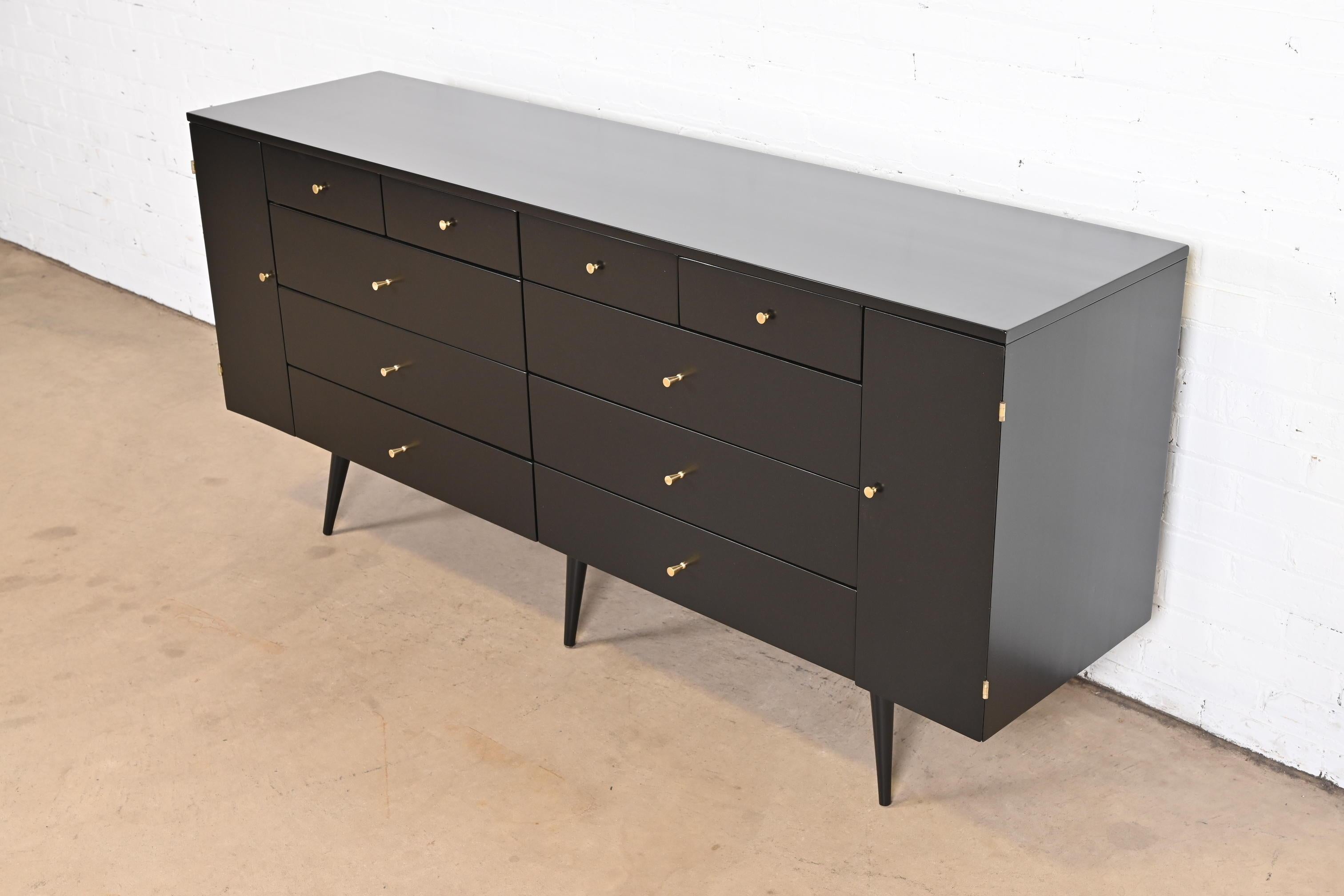 Mid-Century Modern Paul McCobb Planner Group Black Lacquered 20-Drawer Dresser, Newly Refinished