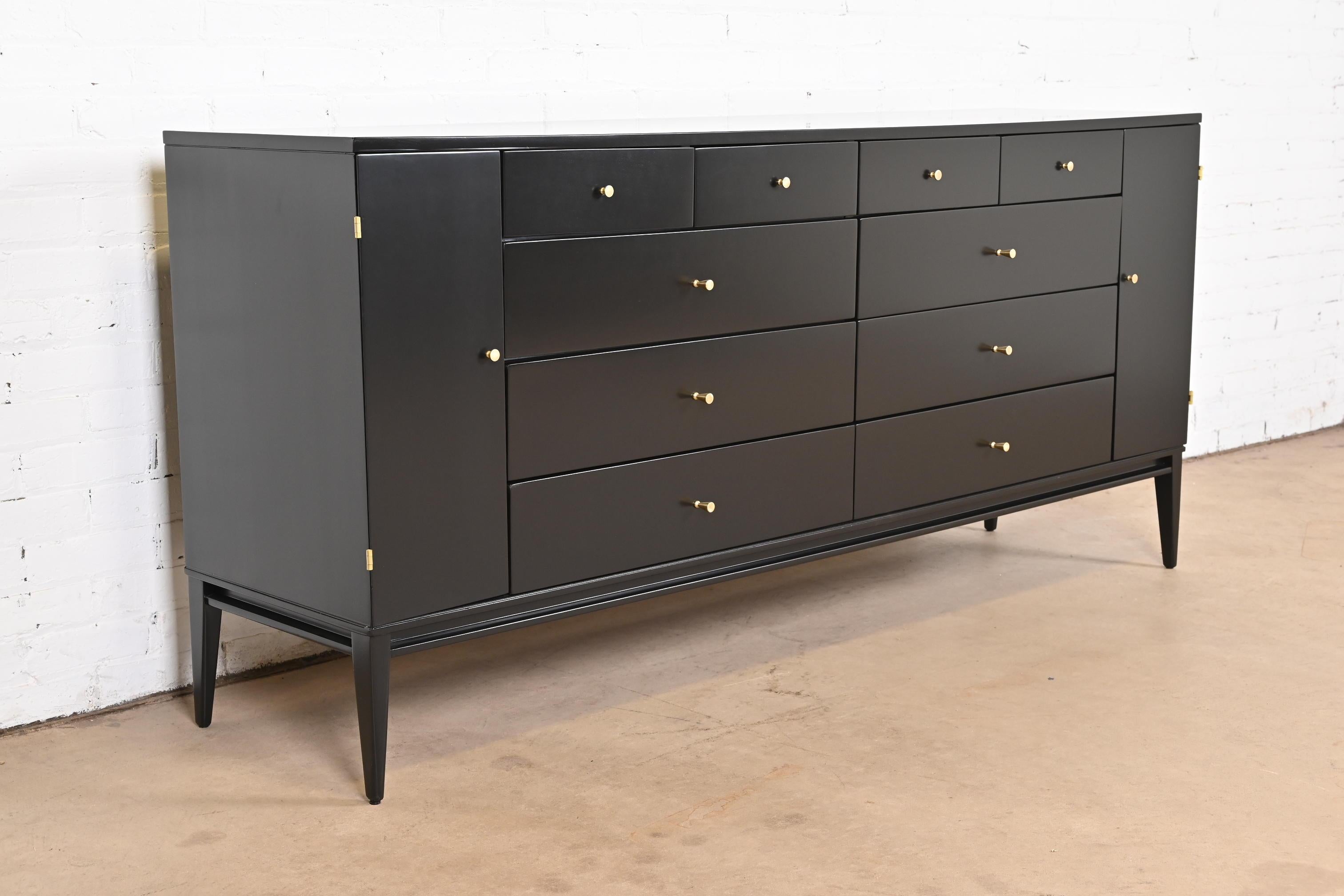 Paul McCobb Planner Group Black Lacquered 20-Drawer Dresser, Newly Refinished In Good Condition For Sale In South Bend, IN