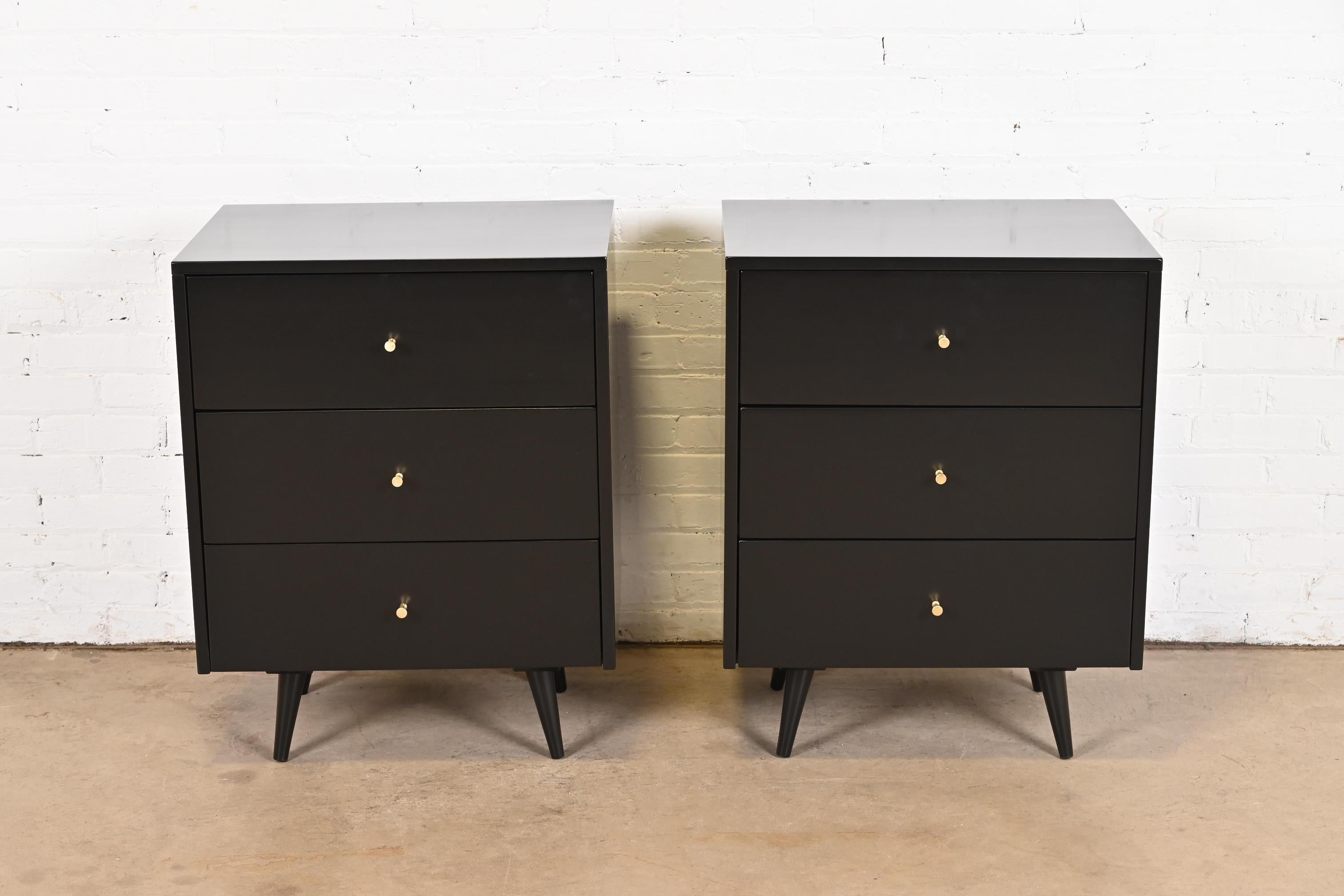 Mid-Century Modern Paul McCobb Planner Group Black Lacquered Bedside Chests, Newly Refinished For Sale