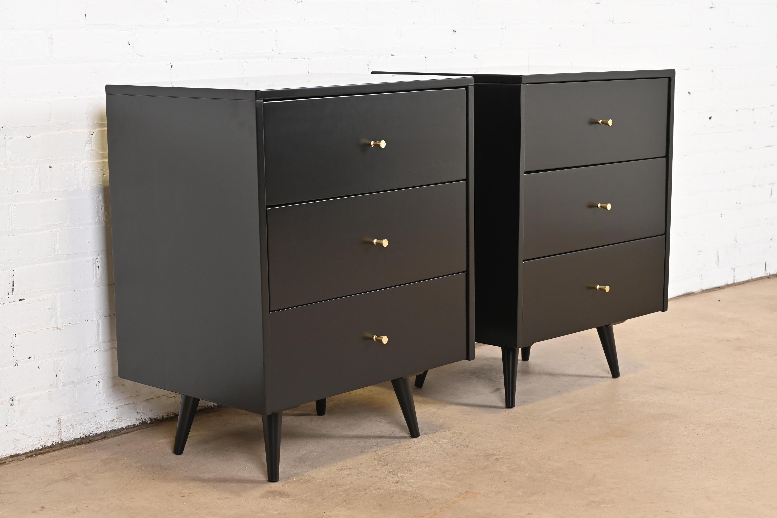 Mid-20th Century Paul McCobb Planner Group Black Lacquered Bedside Chests, Newly Refinished For Sale