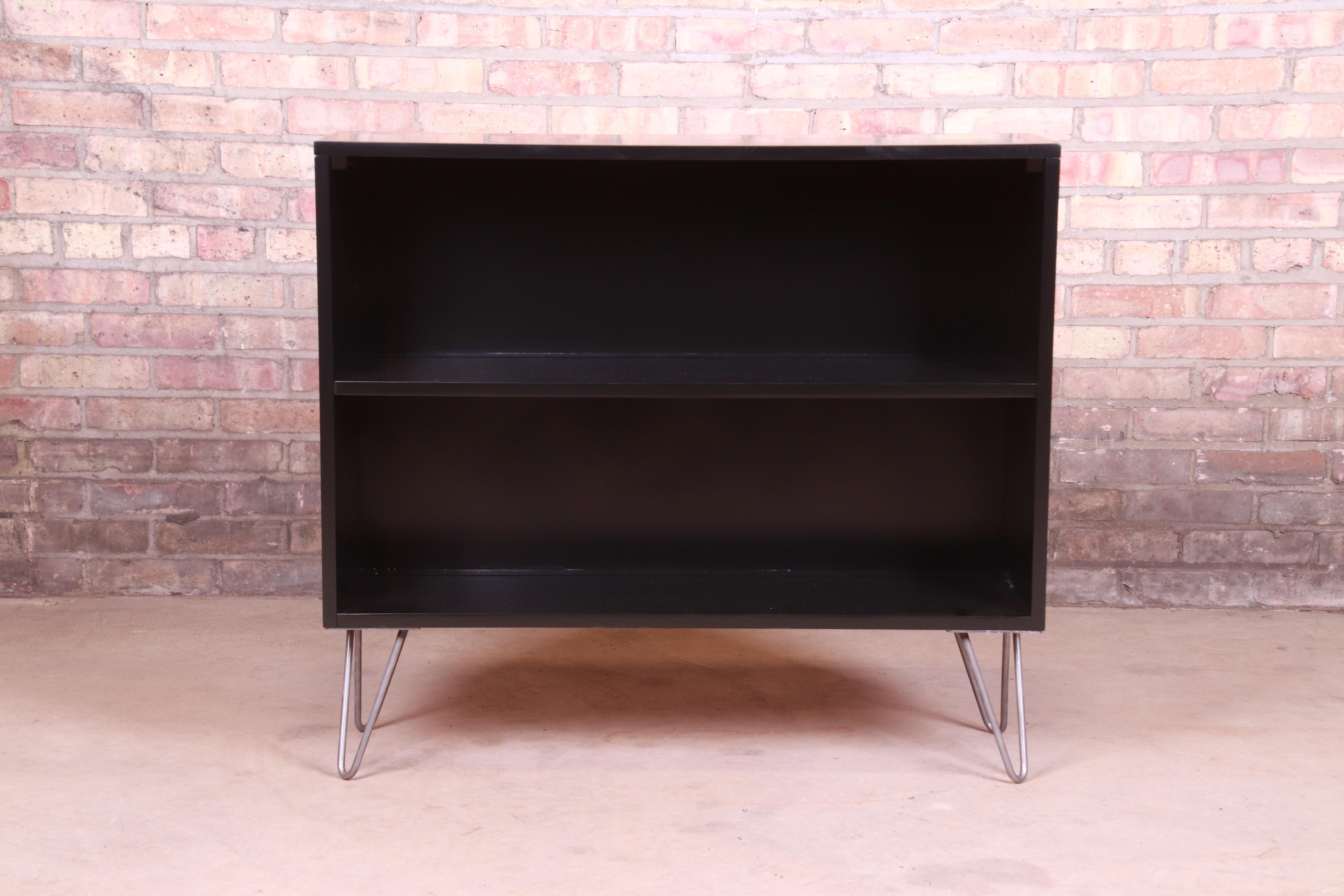 Mid-Century Modern Paul McCobb Planner Group Black Lacquered Bookcase on Hairpin Legs, Refinished