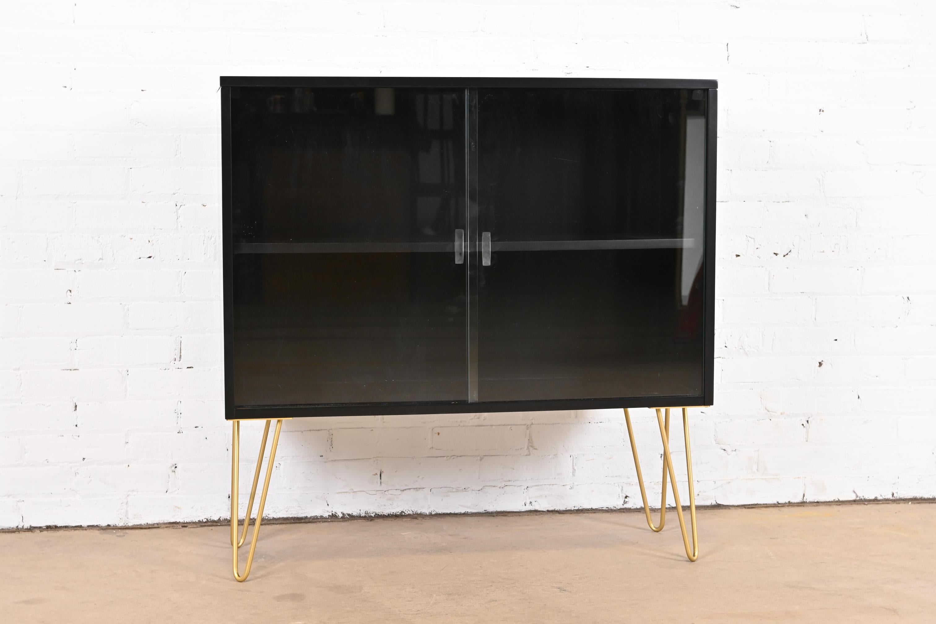 Mid-Century Modern Paul McCobb Planner Group Black Lacquered Bookcase on Hairpin Legs, Refinished