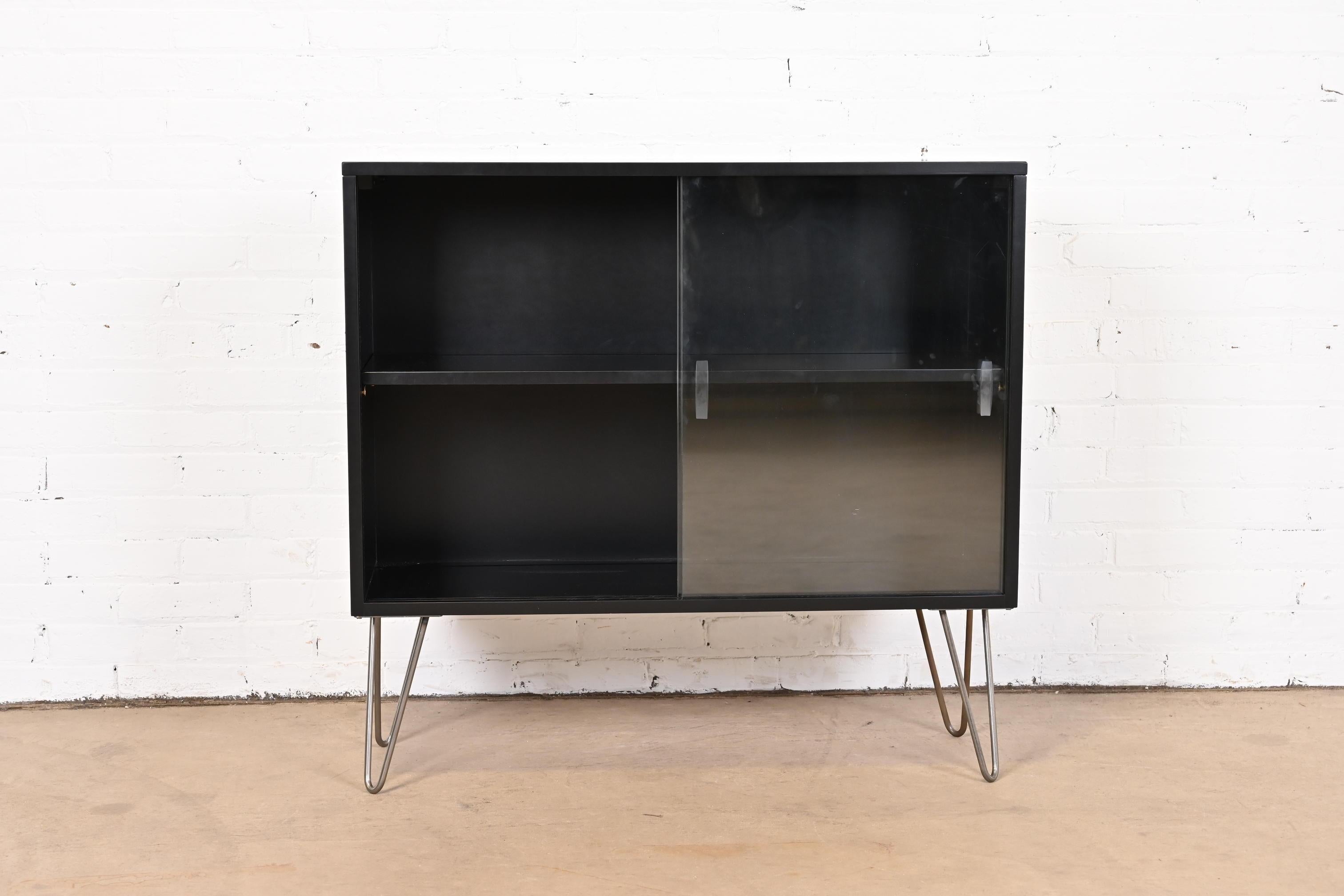 Steel Paul McCobb Planner Group Black Lacquered Bookcase on Hairpin Legs, Refinished For Sale