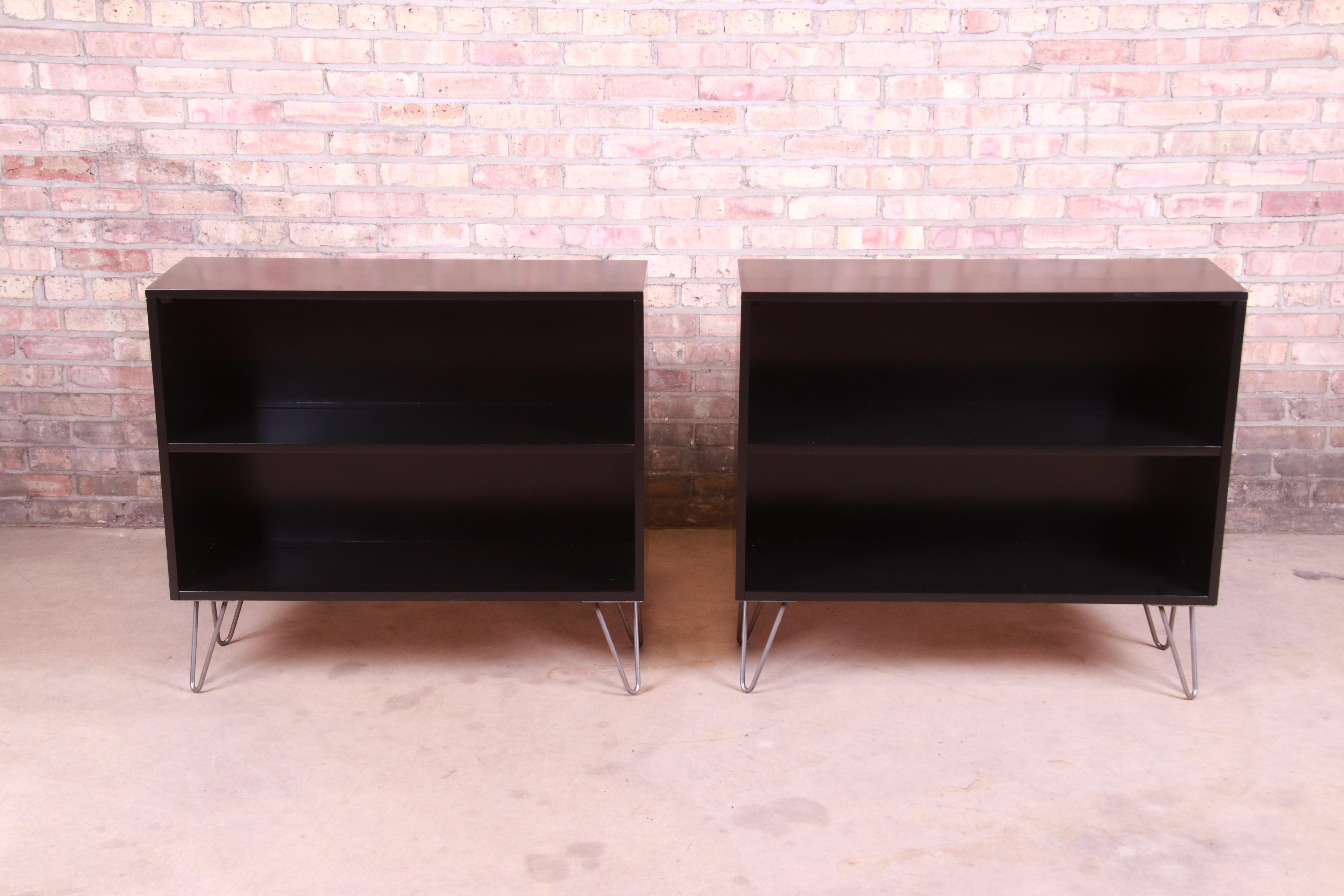 Mid-Century Modern Paul McCobb Planner Group Black Lacquered Bookcases on Hairpin Legs, Refinished