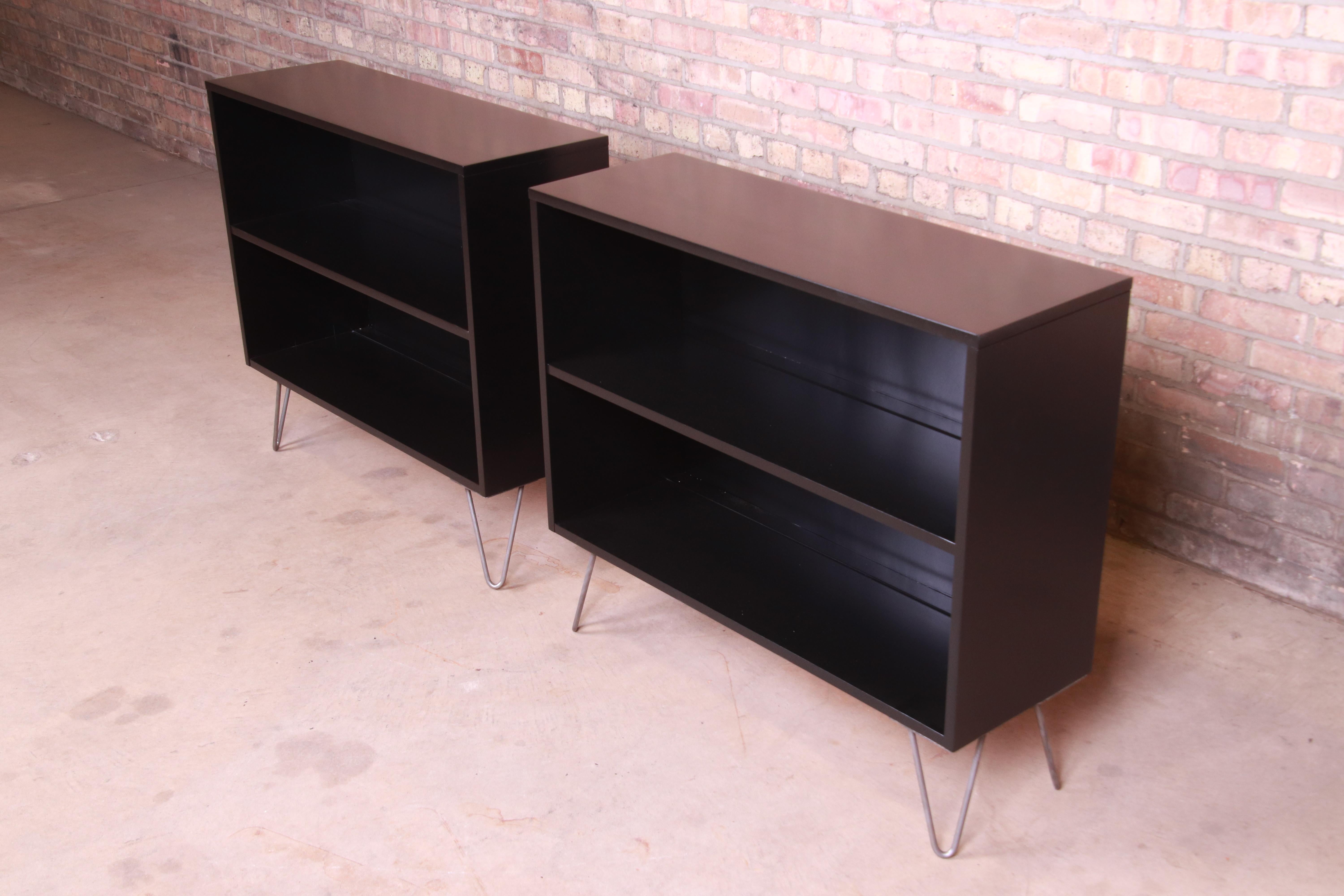Paul McCobb Planner Group Black Lacquered Bookcases on Hairpin Legs, Refinished In Good Condition In South Bend, IN