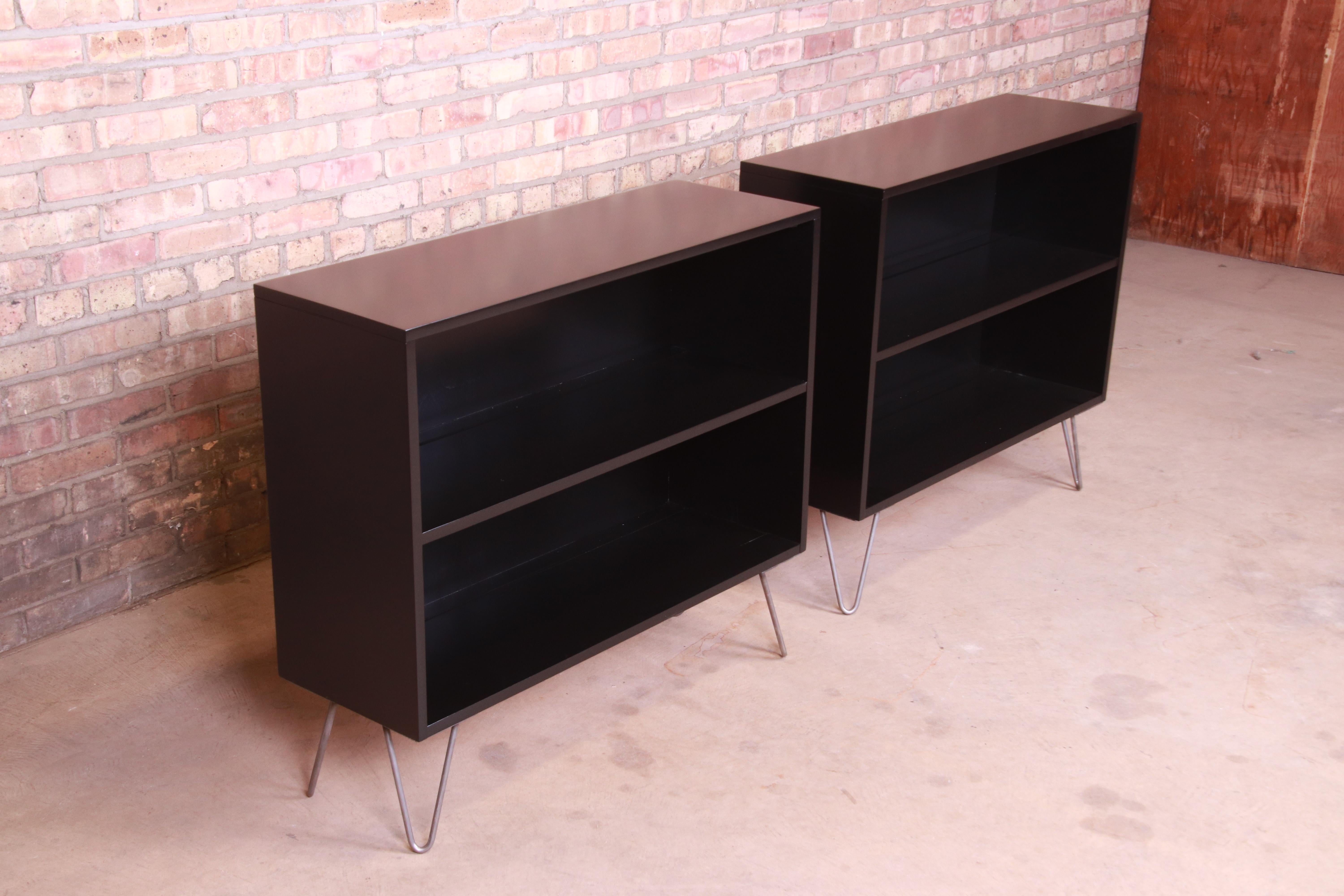 Mid-20th Century Paul McCobb Planner Group Black Lacquered Bookcases on Hairpin Legs, Refinished