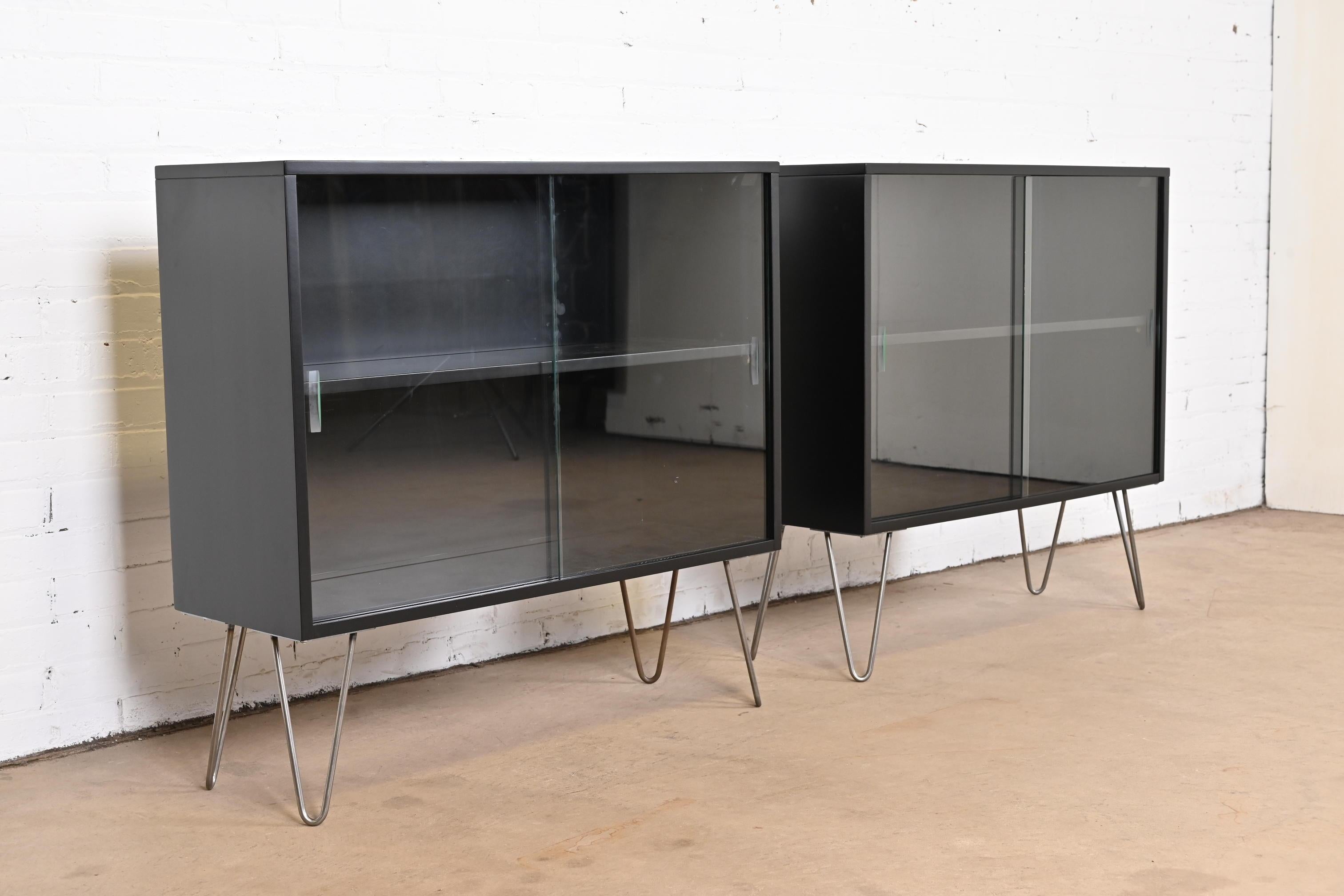 Steel Paul McCobb Planner Group Black Lacquered Bookcases on Hairpin Legs, Refinished For Sale