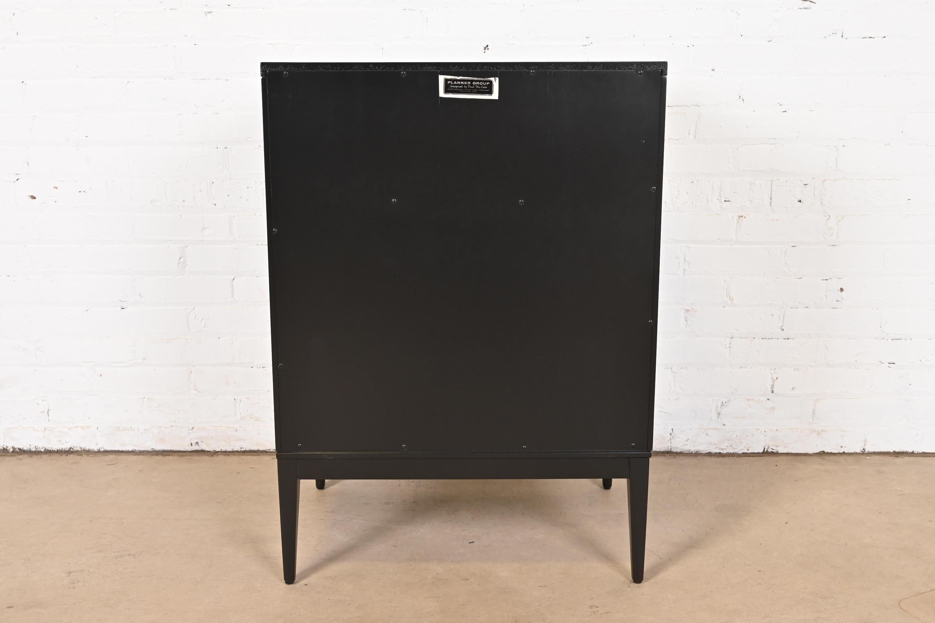 Paul McCobb Planner Group Black Lacquered Cabinet With Sliding Doors, Refinished 6
