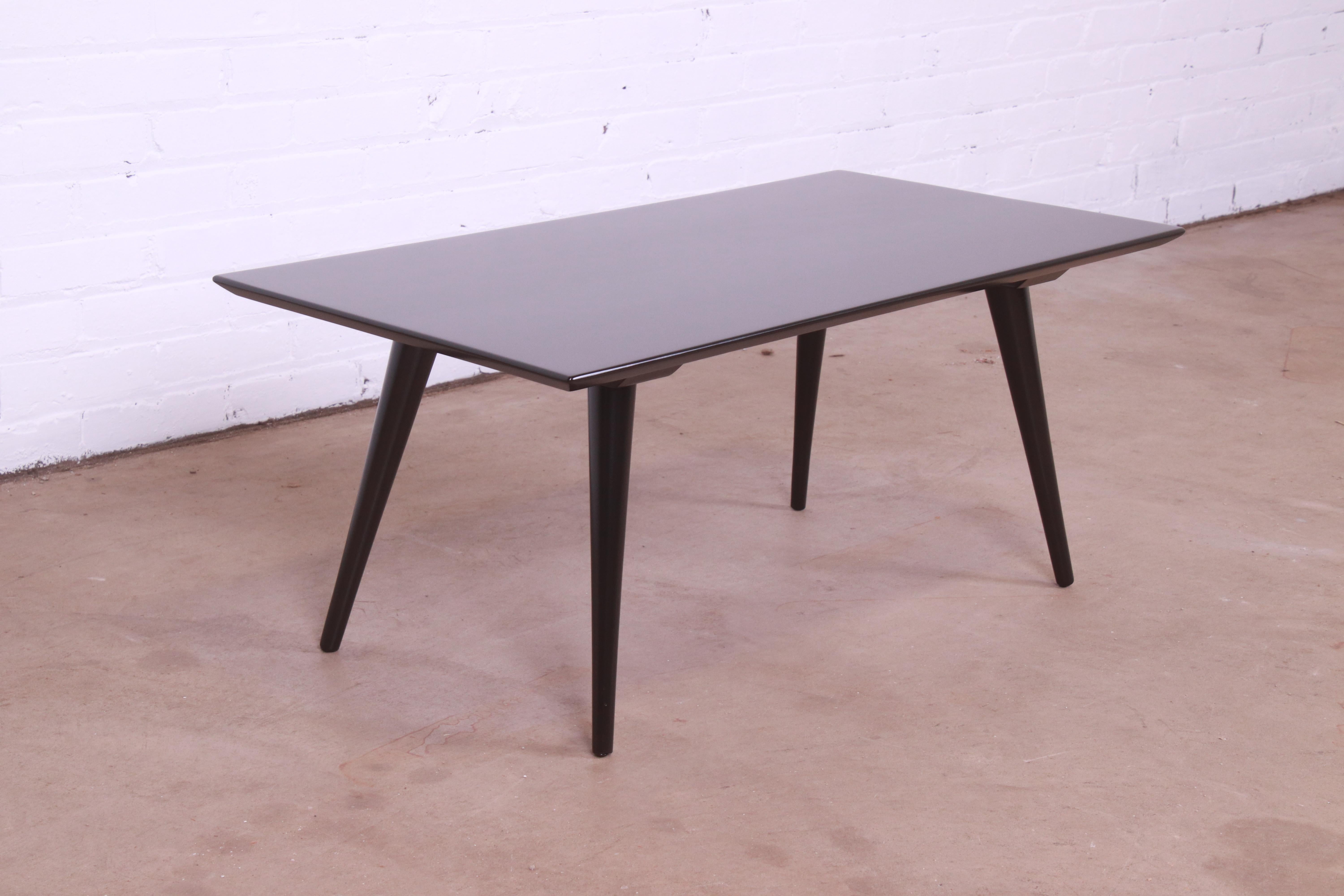 A sleek and stylish Mid-Century Modern coffee table or bench

By Paul McCobb for Winchendon Furniture, 