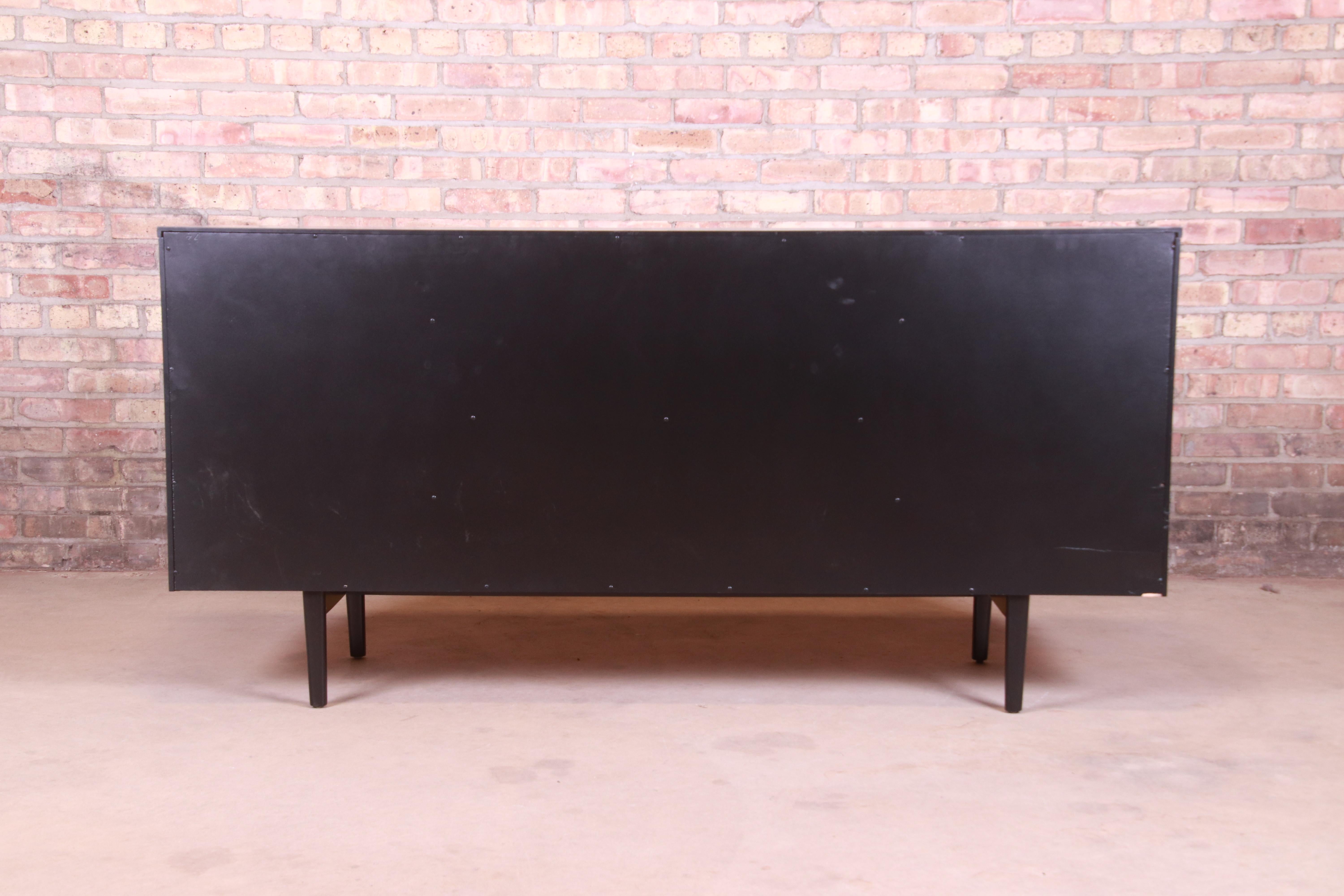 Paul McCobb Planner Group Black Lacquered Credenza or Media Cabinet, Refinished 10