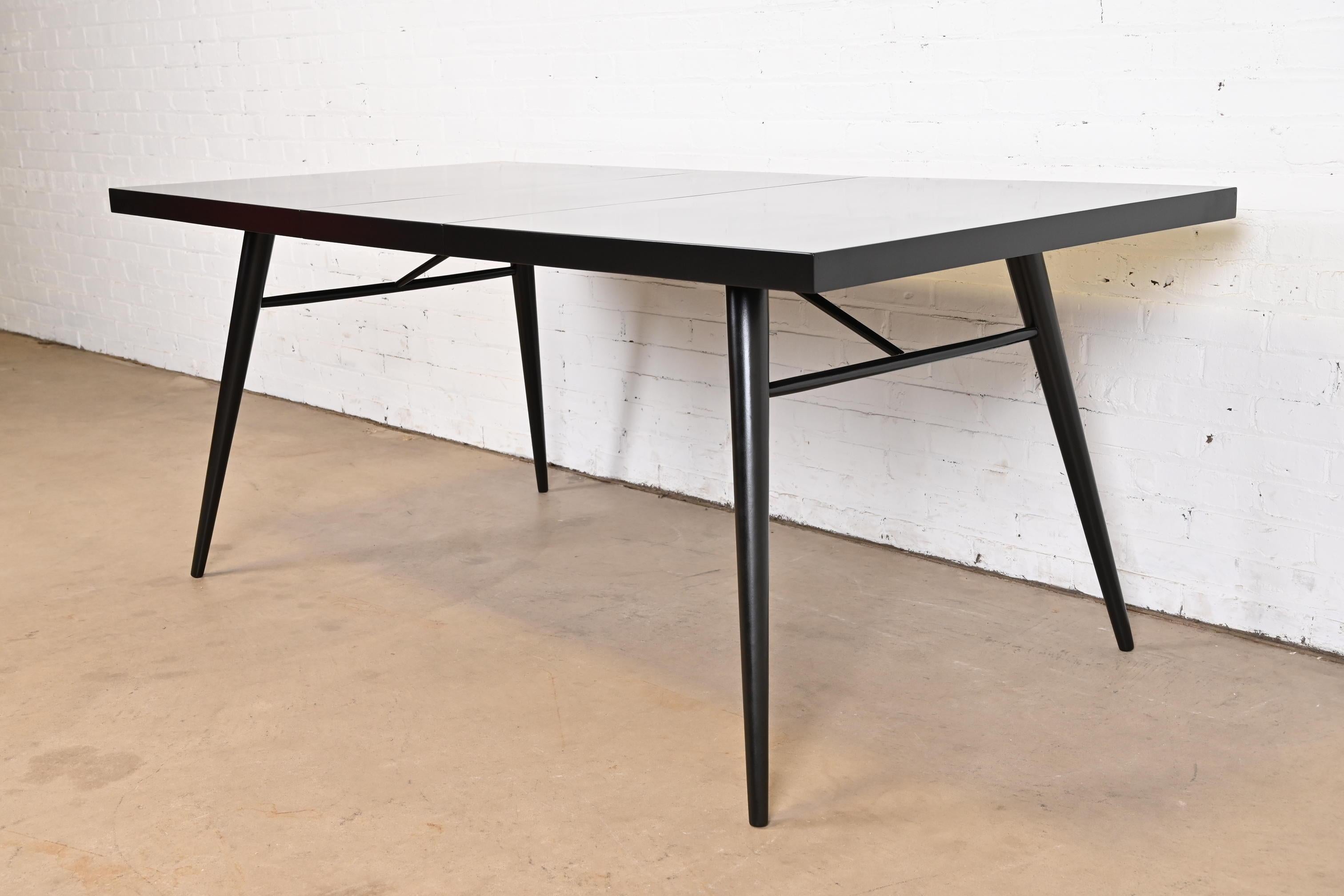 Mesa de Comedor Paul McCobb Planner Group Lacada en Negro, Recién Acabada en Bueno estado para la venta en South Bend, IN
