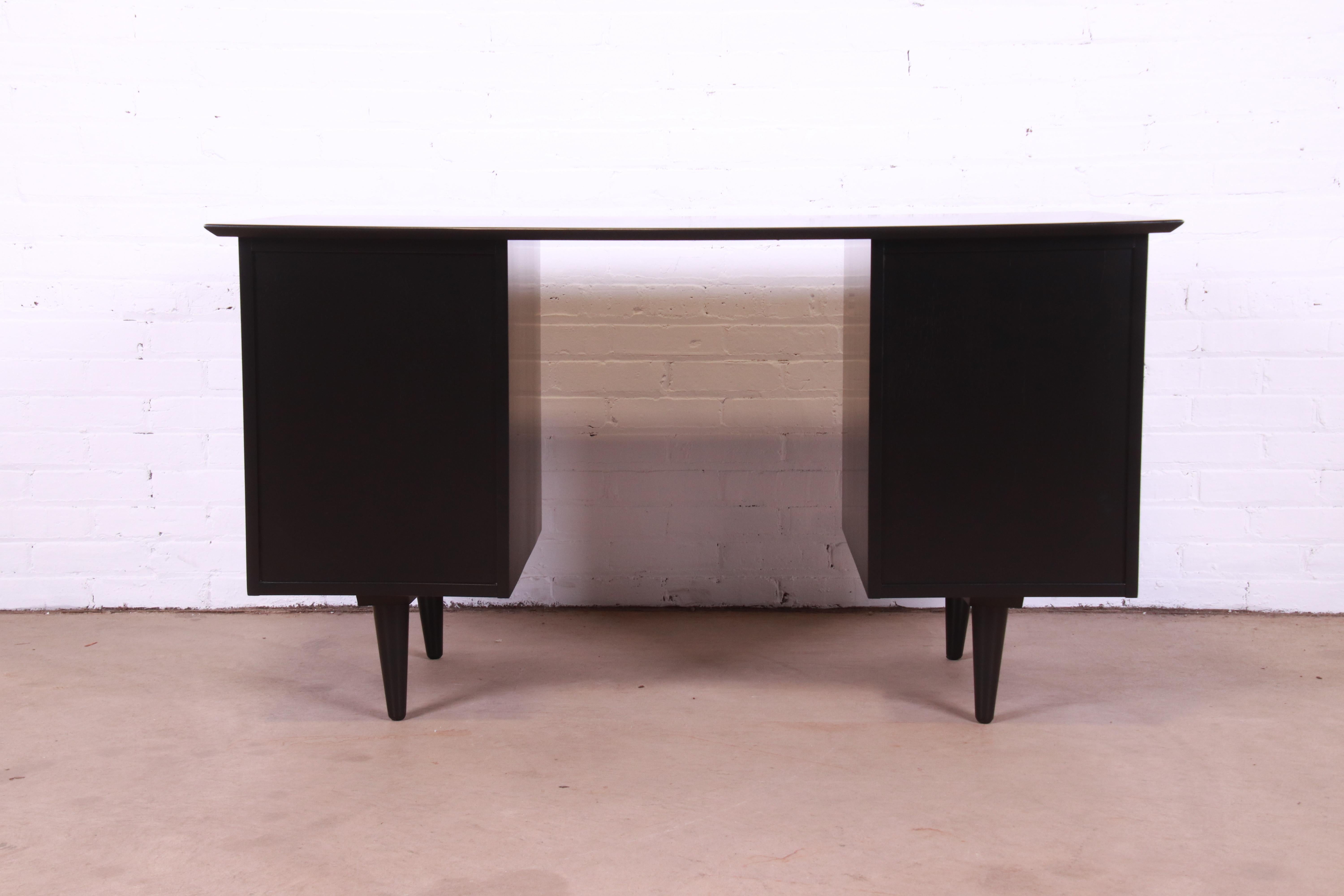 Paul McCobb Planner Group Black Lacquered Double Pedestal Desk, Newly Refinished 10