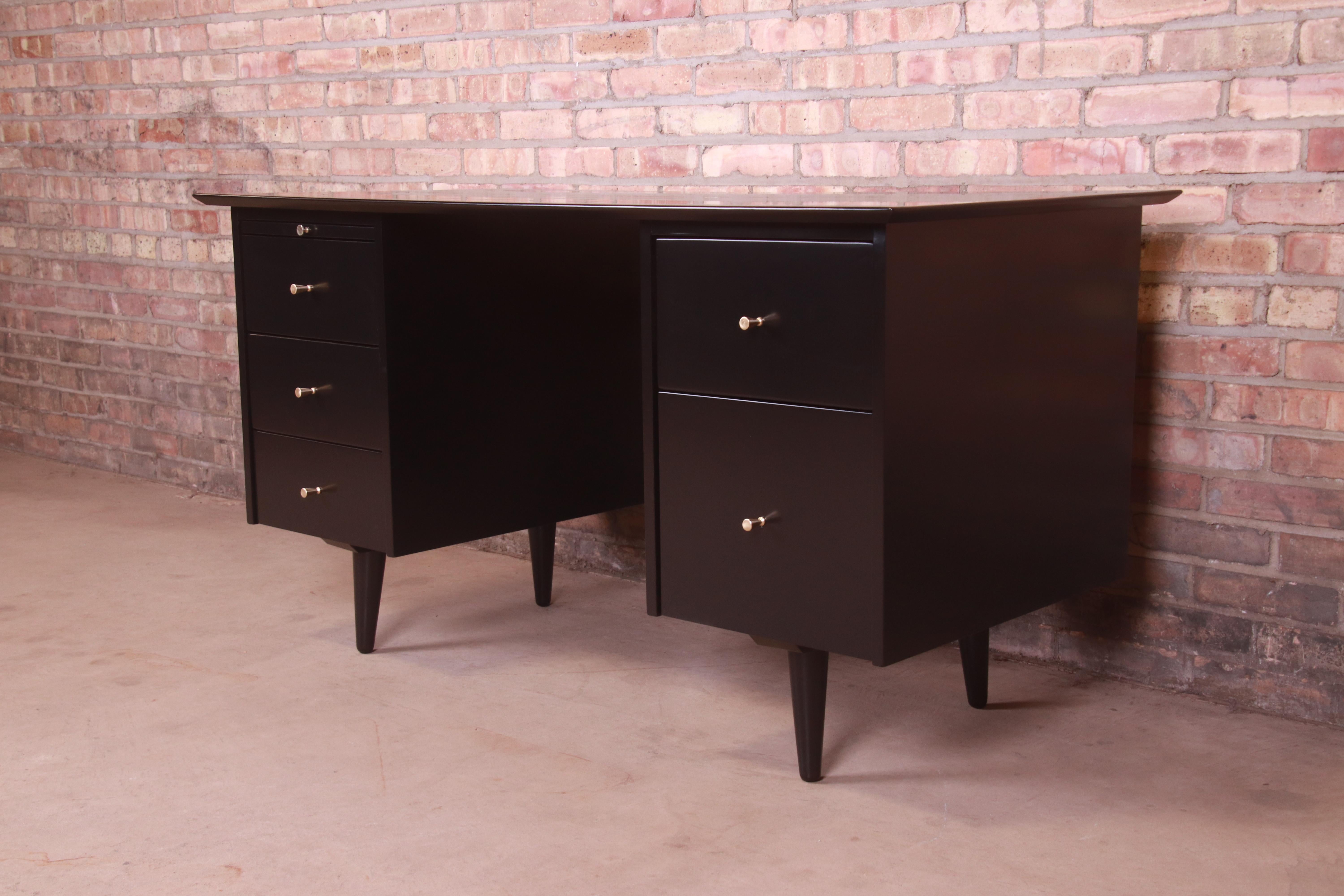 American Paul McCobb Planner Group Black Lacquered Double Pedestal Desk, Newly Refinished For Sale