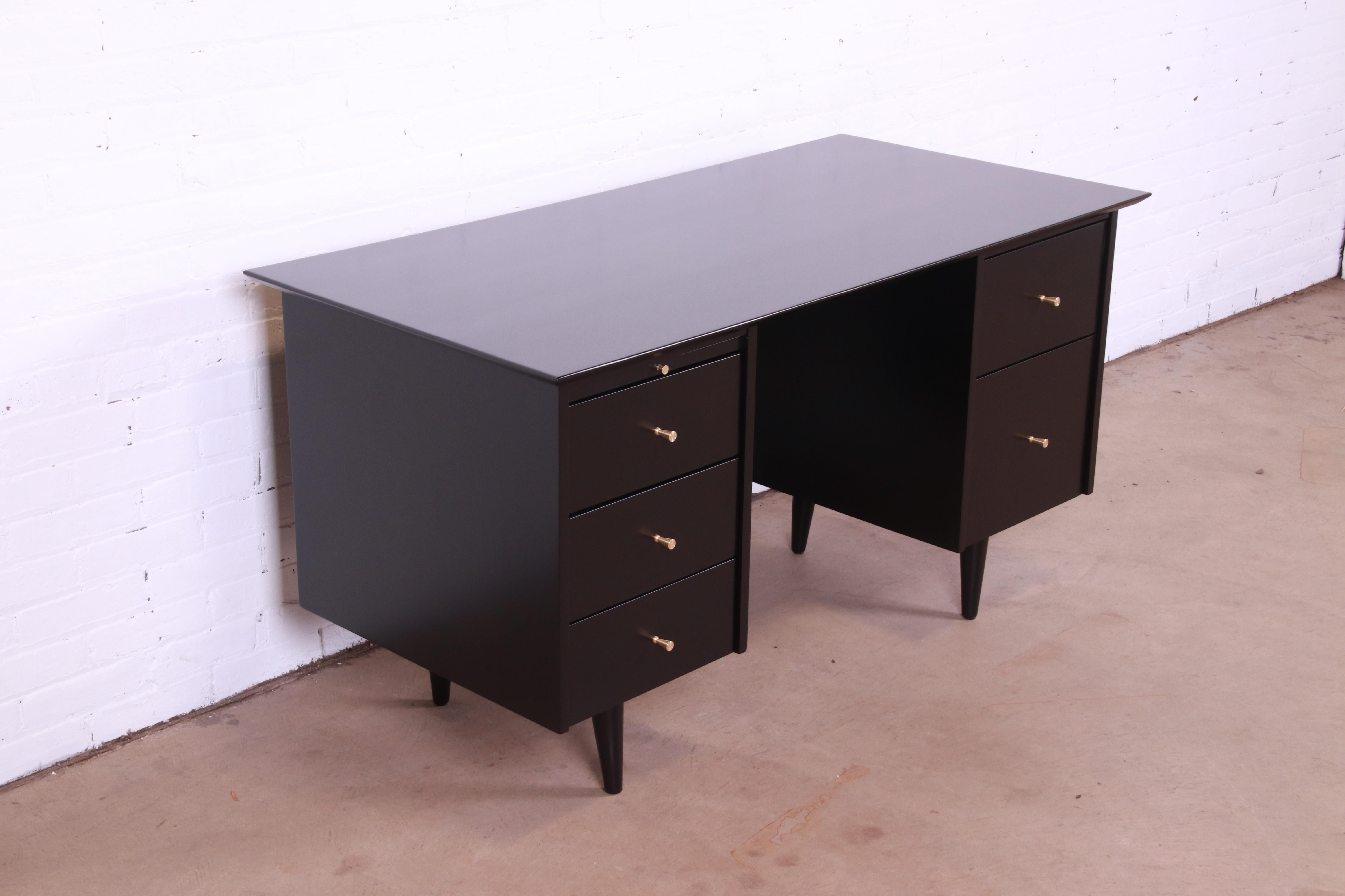 Paul McCobb Planner Group Black Lacquered Double Pedestal Desk, Newly Refinished In Good Condition In South Bend, IN