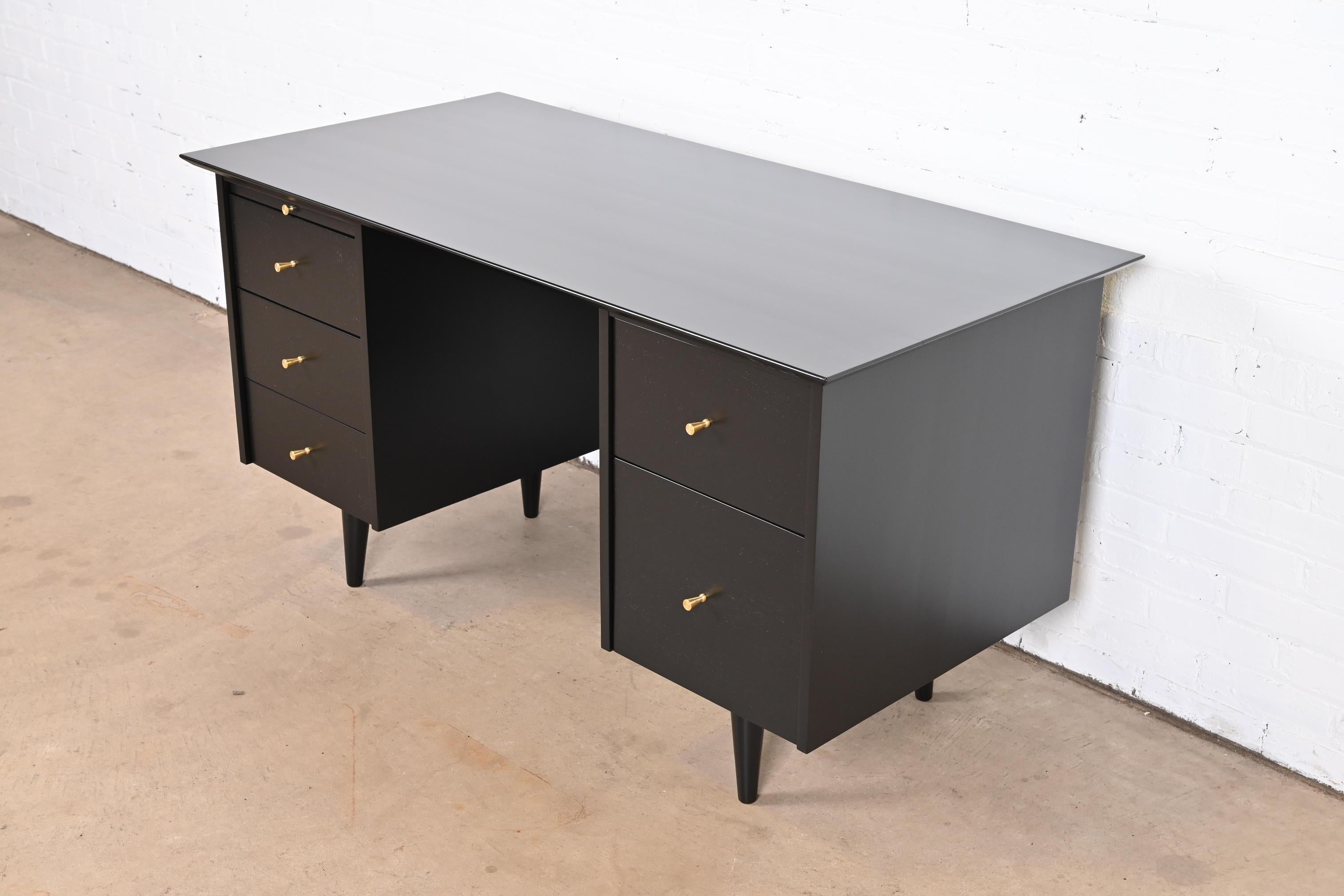 Paul McCobb Planner Group Black Lacquered Double Pedestal Desk, Newly Refinished In Good Condition In South Bend, IN