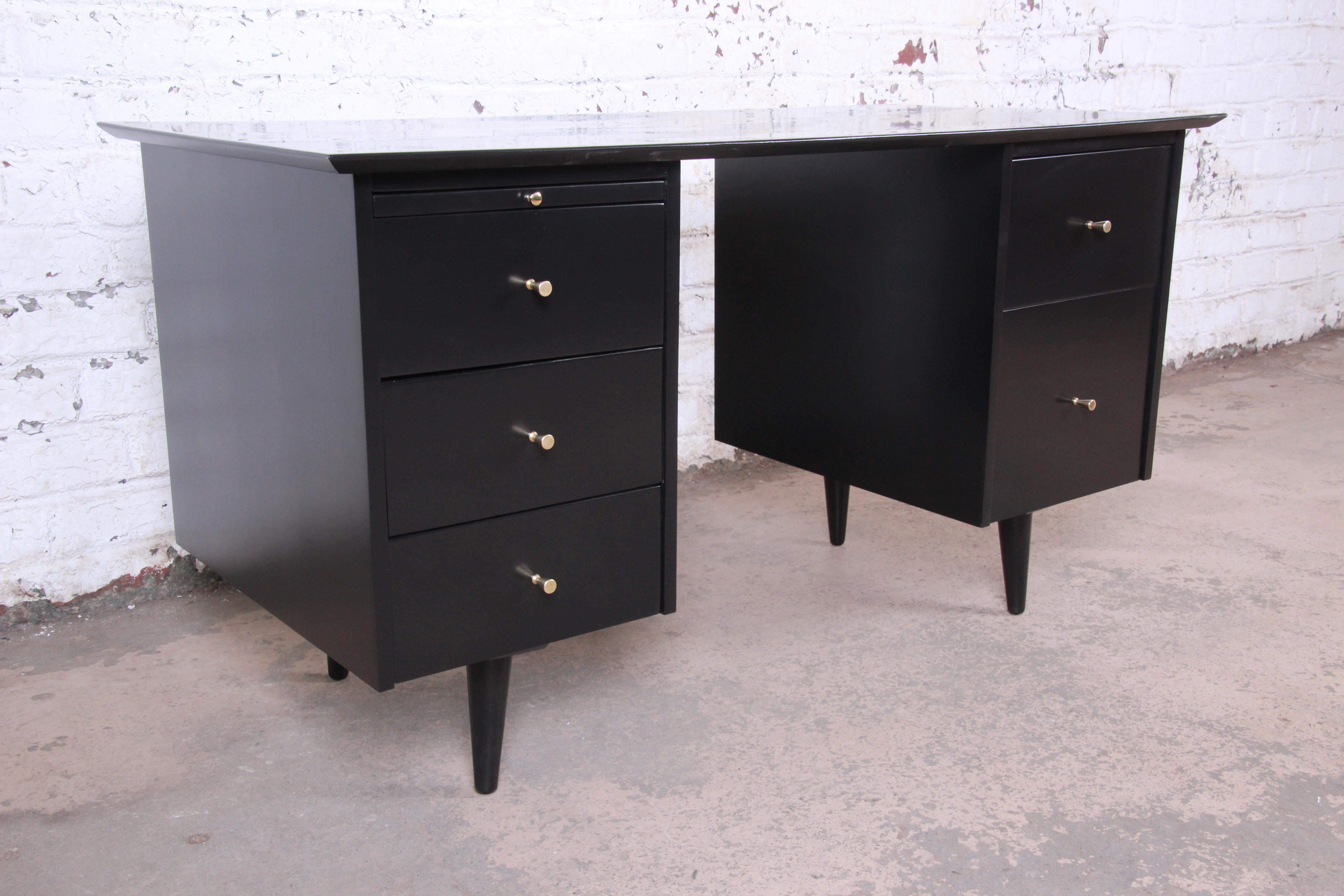 Paul McCobb Planner Group Black Lacquered Double Pedestal Desk, Newly Restored In Good Condition In South Bend, IN