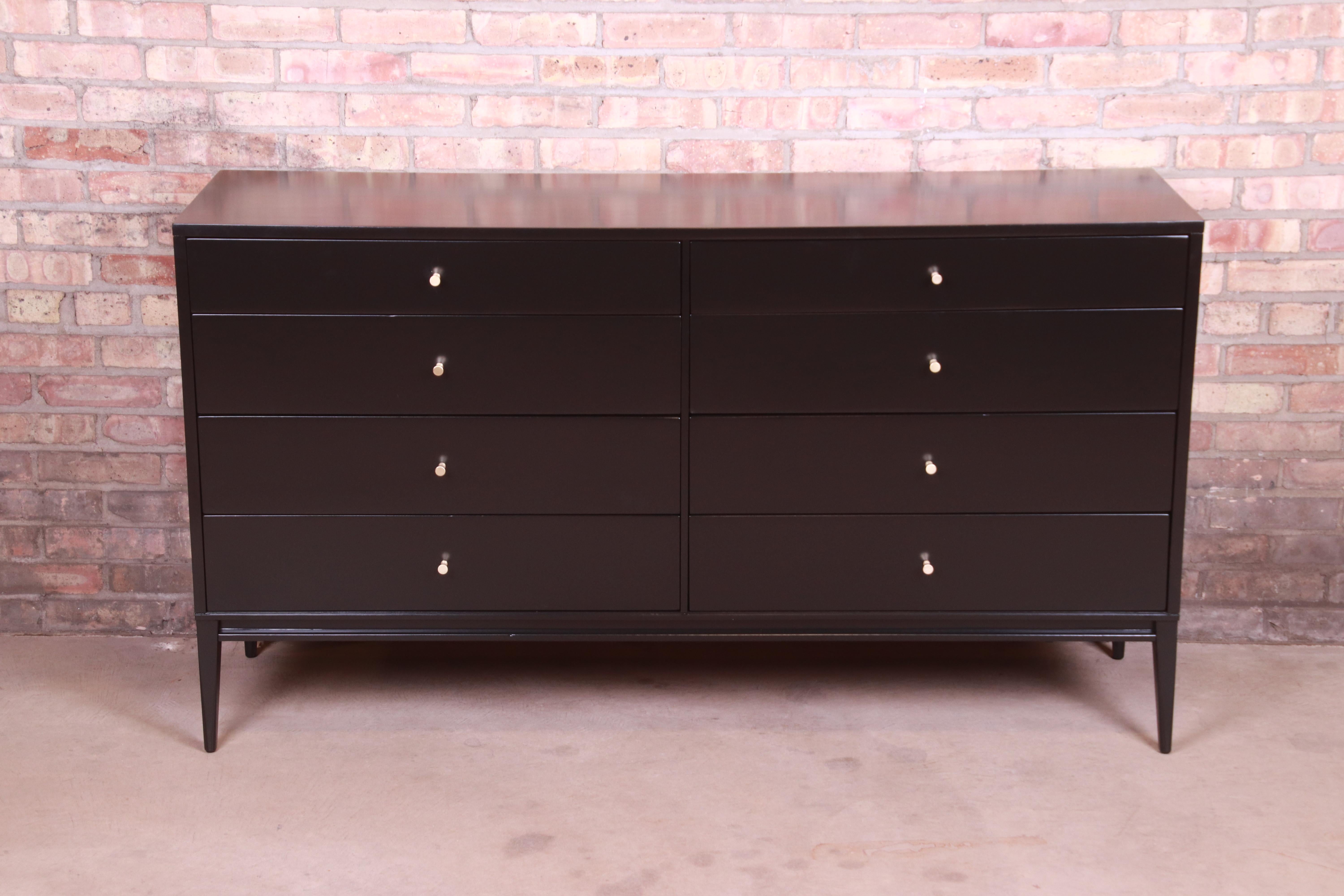 A sleek and stylish Mid-Century Modern eight-drawer dresser or credenza

By Paul McCobb for Winchendon Furniture 