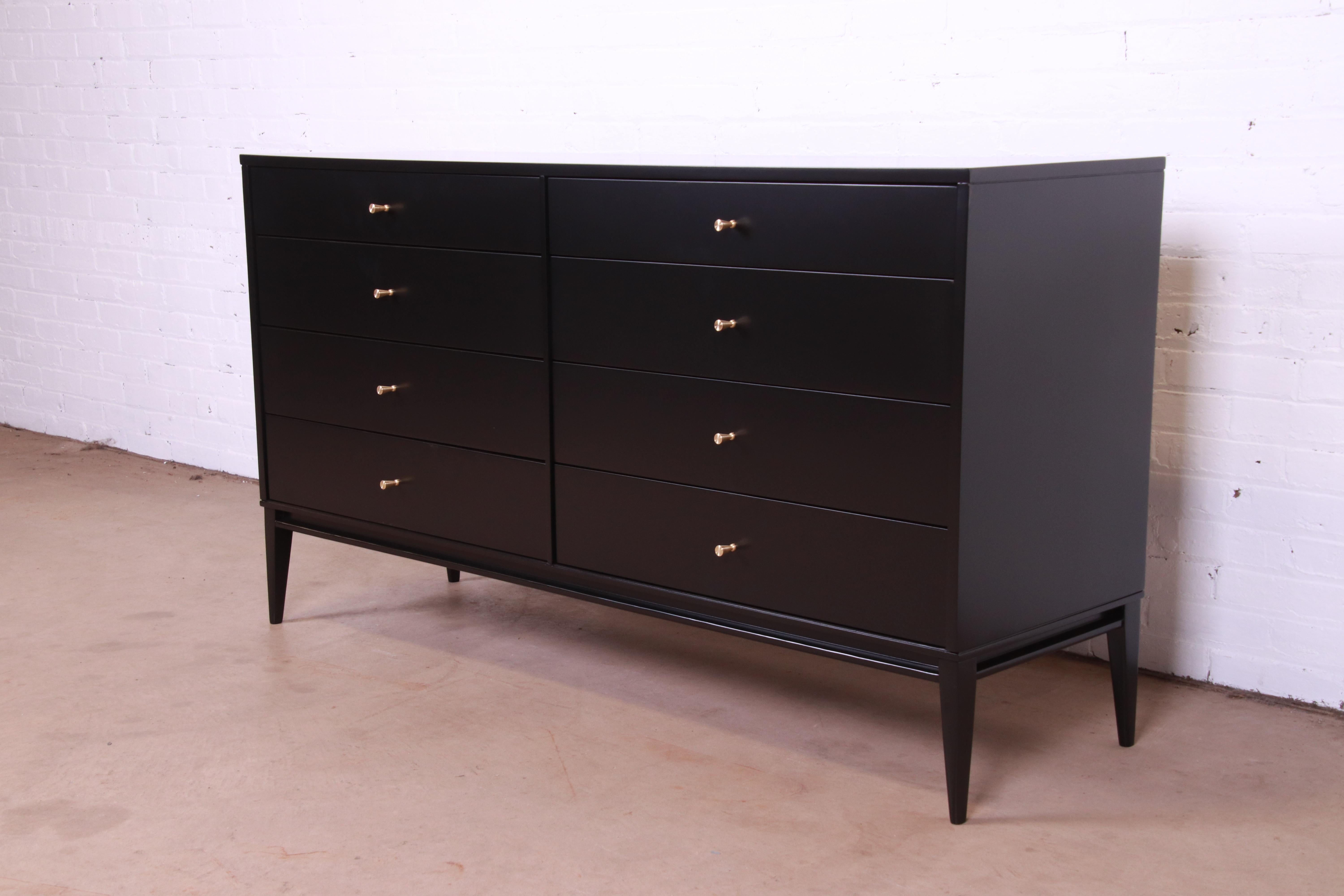 An exceptional mid-century modern eight-drawer dresser or credenza

By Paul McCobb for Winchendon Furniture, 