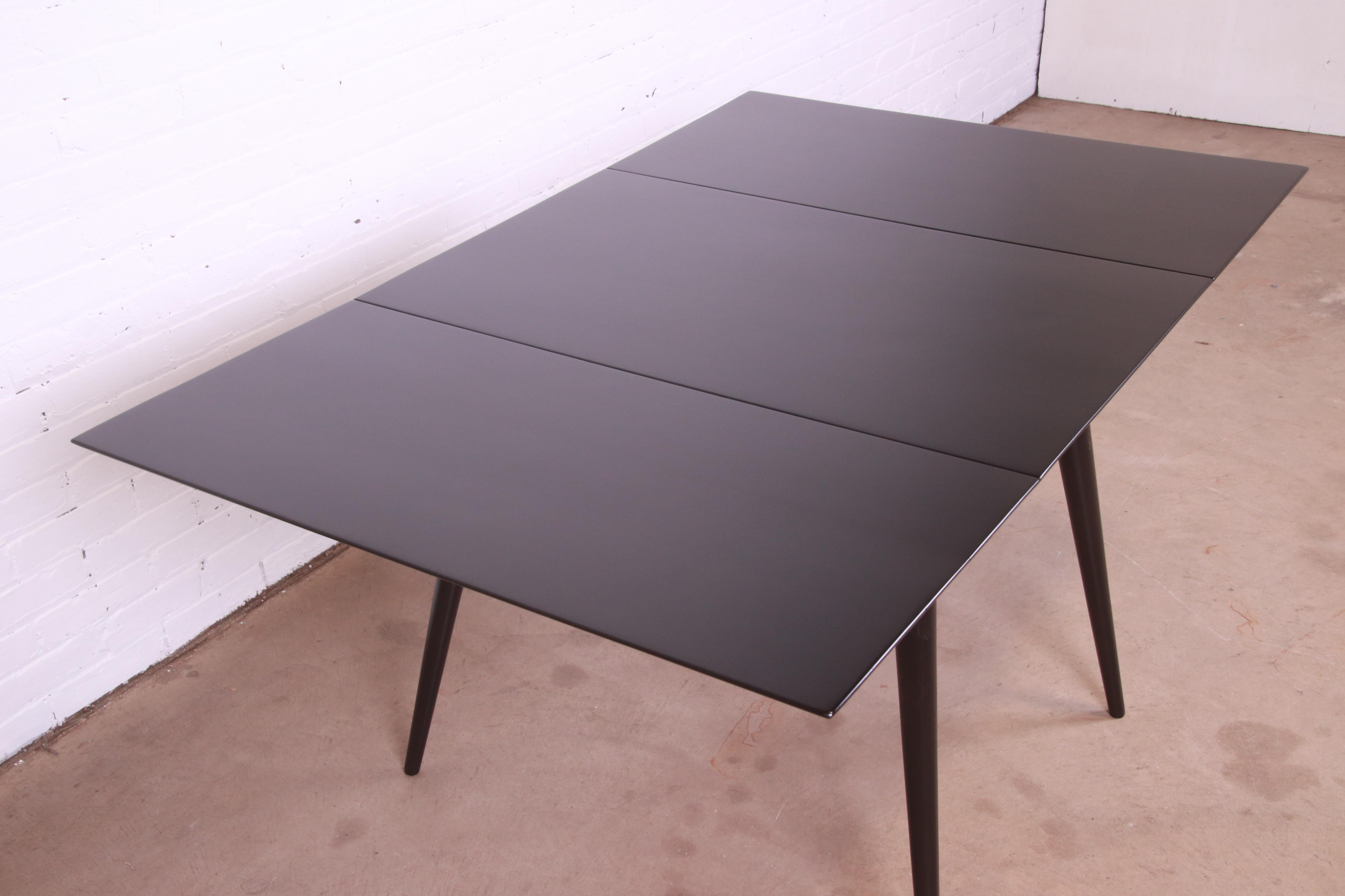 Paul McCobb Planner Group, schwarz lackierter Esstisch mit klappbaren Platten, neu lackiert im Angebot 2