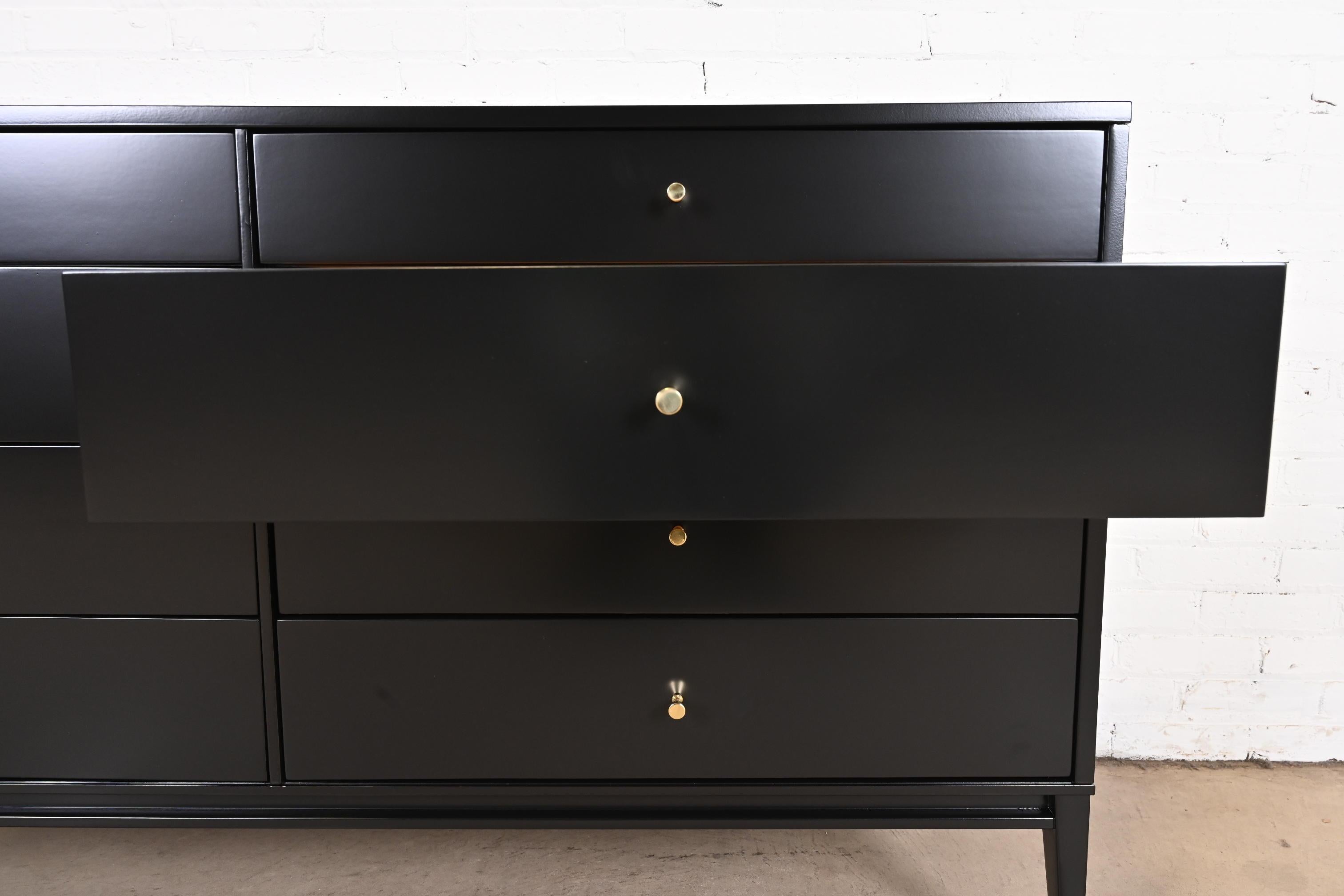 Paul McCobb Planner Group Black Lacquered Eight-Drawer Dresser, Newly Refinished 3