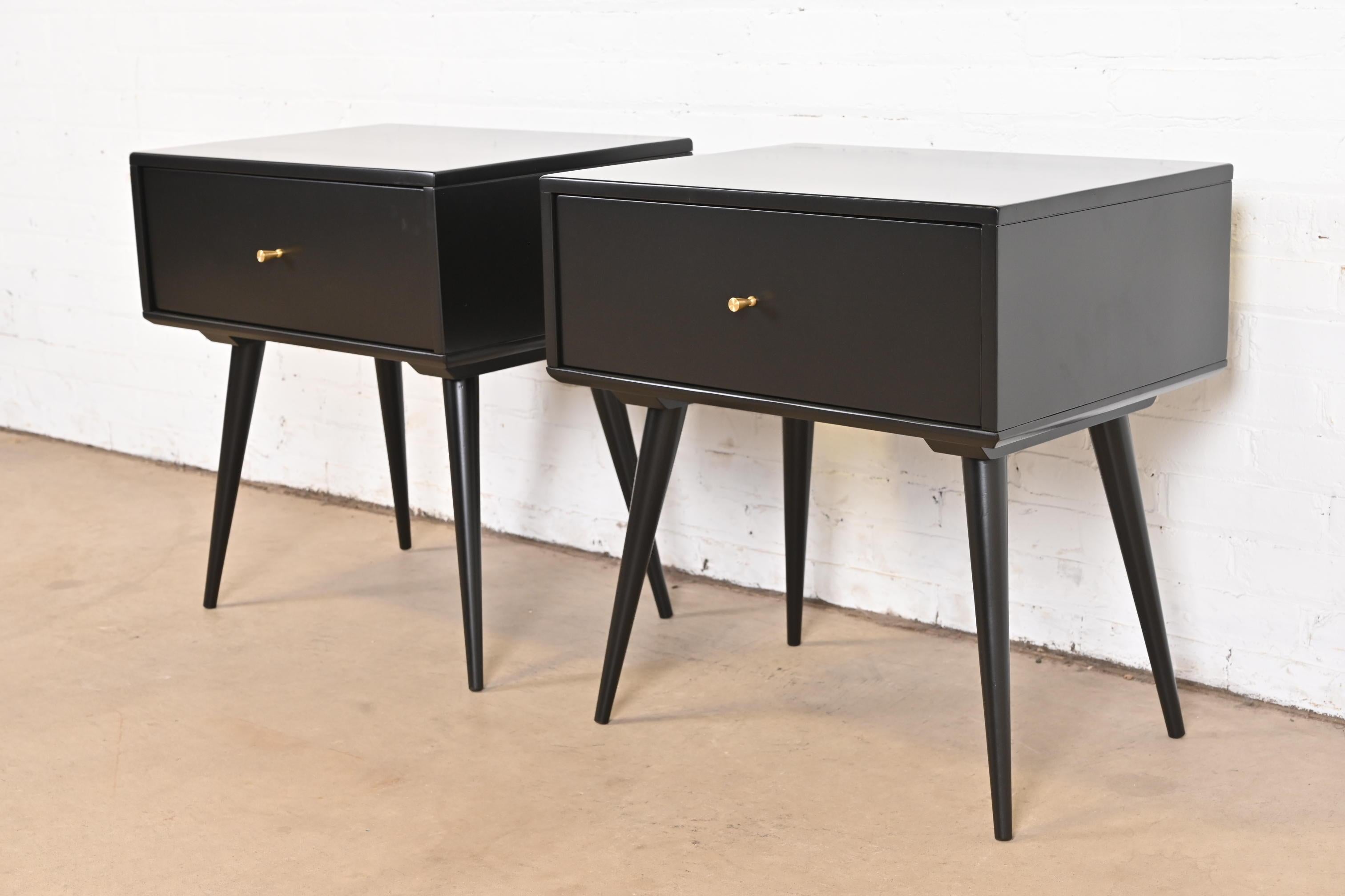 American Paul McCobb Planner Group Black Lacquered Nightstands, Newly Refinished For Sale