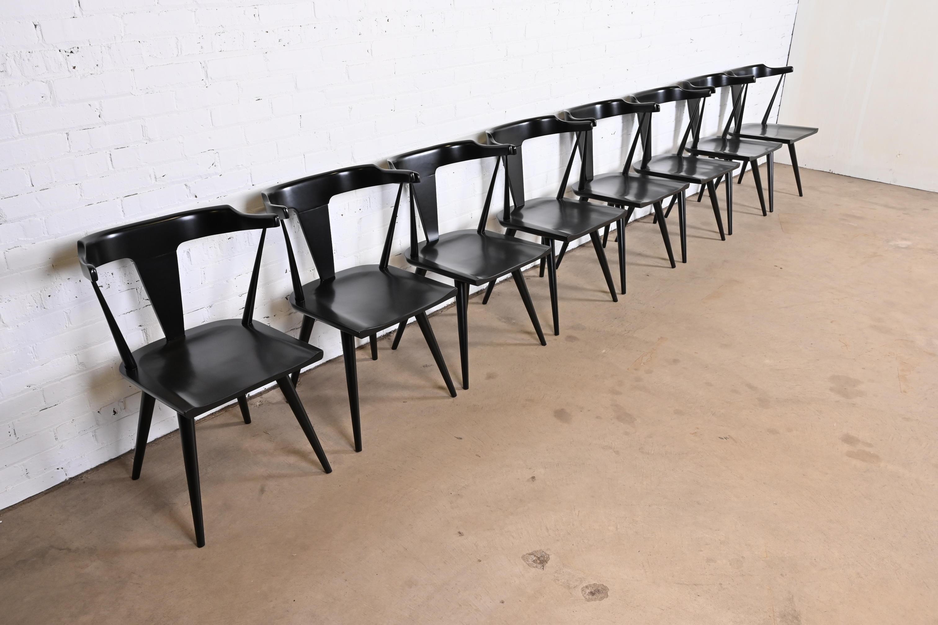 Milieu du XXe siècle Paul McCobb Planner Group ensemble de huit chaises de salle à manger à dossier en T laqué noir en vente