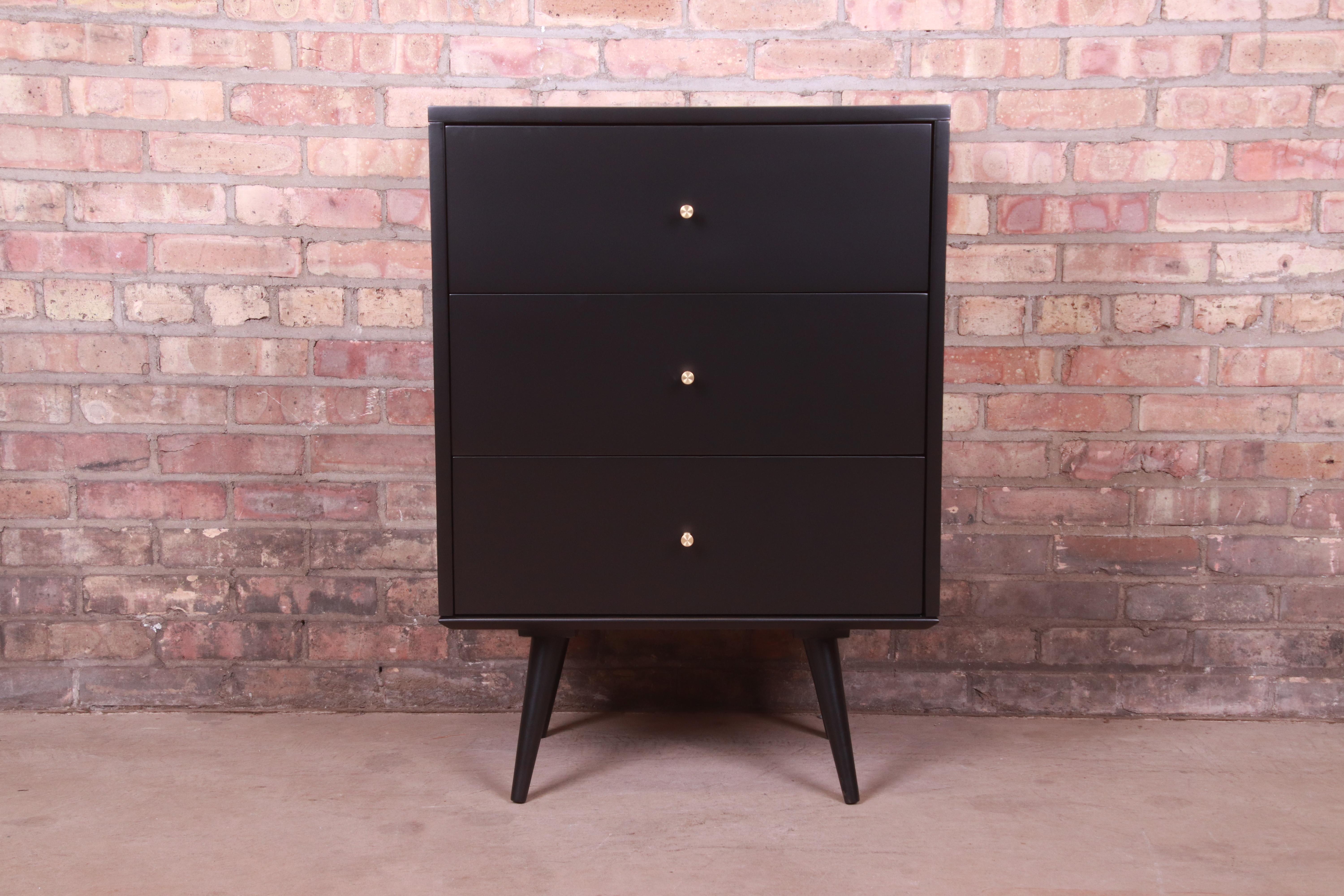 A sleek and stylish Mid-Century Modern chest of drawers

By Paul McCobb for Winchendon Furniture, 