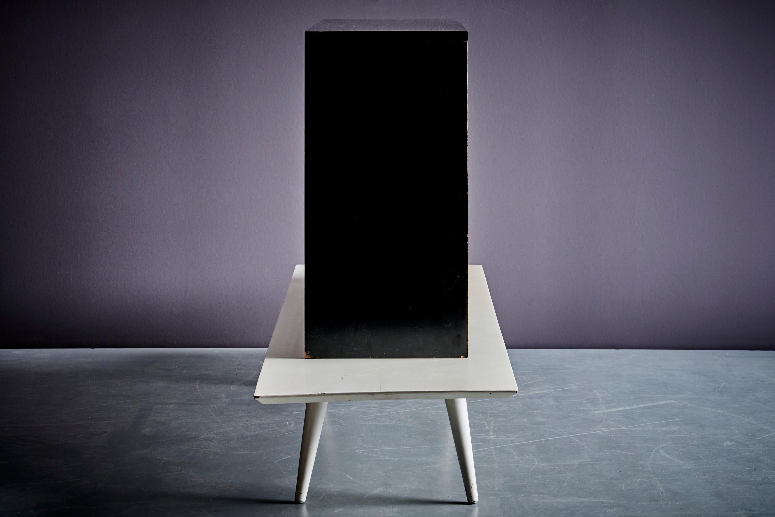 Americano Paul McCobb Planner Group Cabinet on Bench per Winchendon in vendita