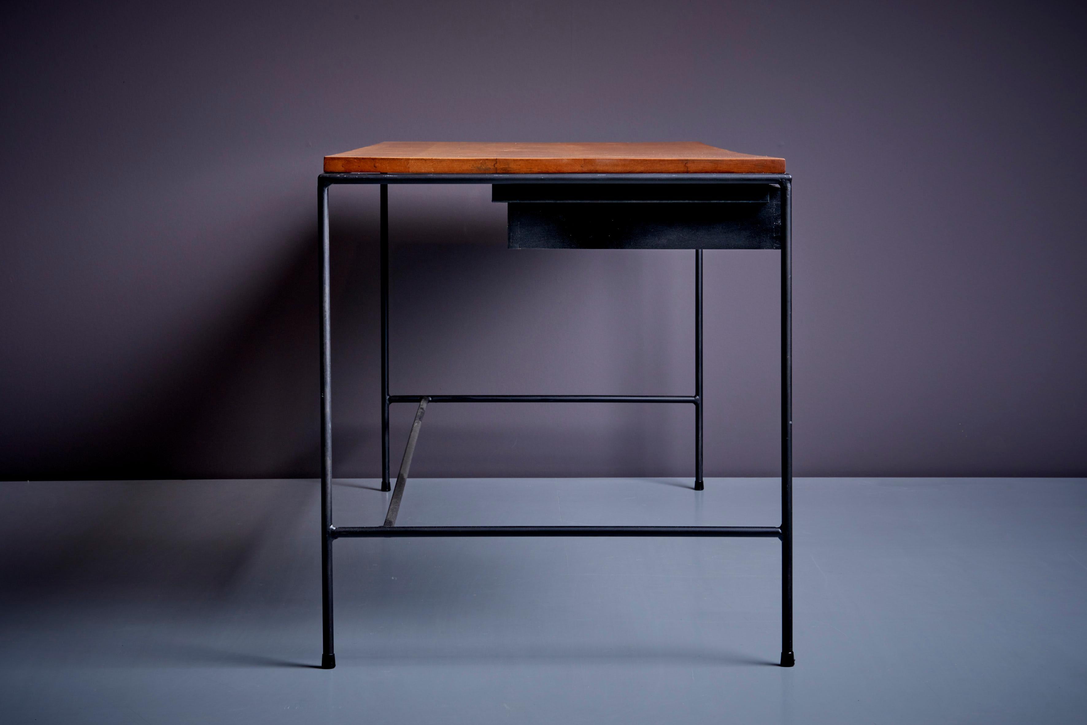 Paul McCobb Planner Group Console Table for Winchendon, USA, 1950s im Angebot 4