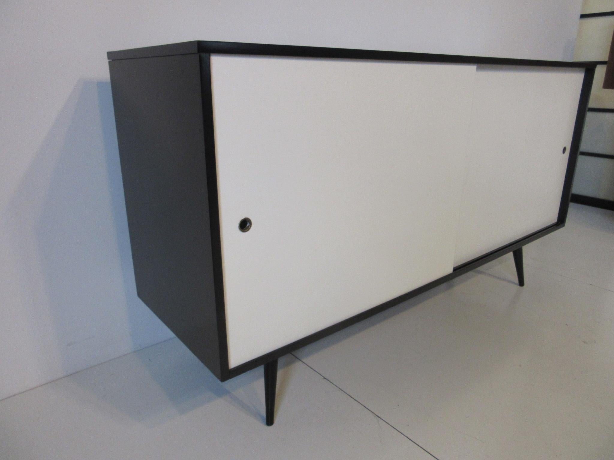 Paul McCobb Planner Group Credenza for Winchendon In Good Condition In Cincinnati, OH