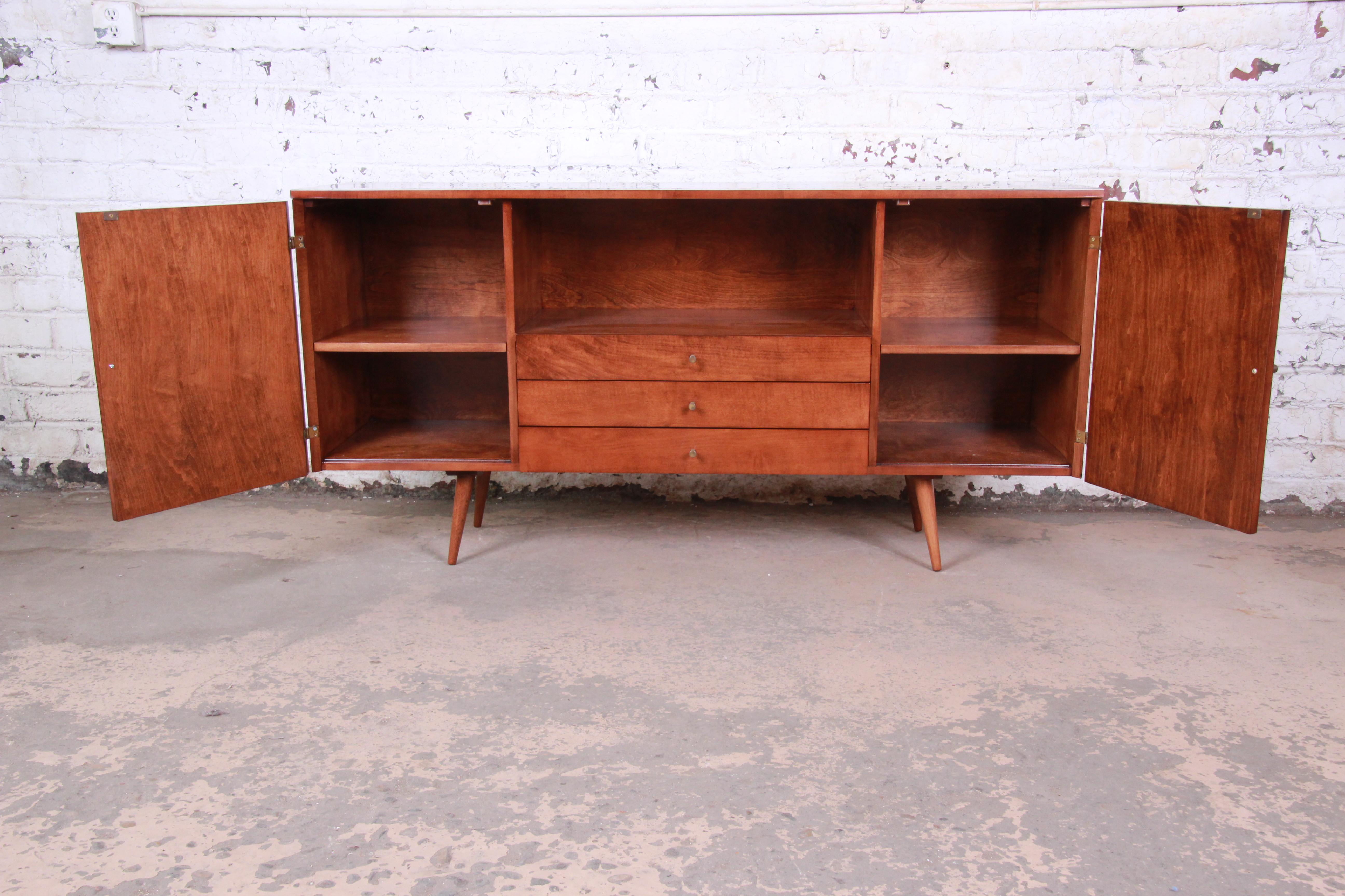 American Paul McCobb Planner Group Credenza or Media Cabinet, Newly Refinished For Sale