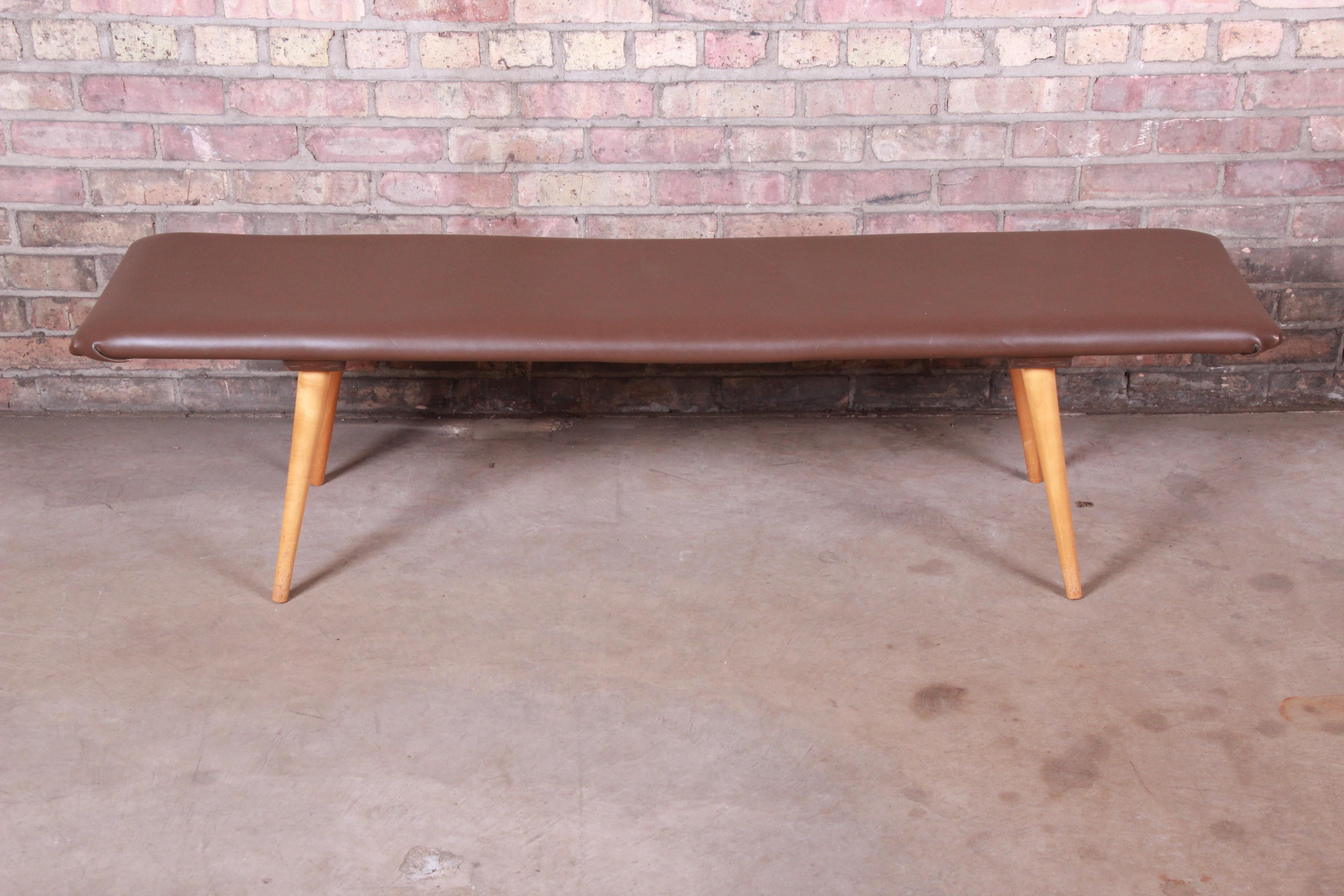 A sleek and stylish Mid-Century Modern bench

By Paul McCobb for Winchendon Furniture 