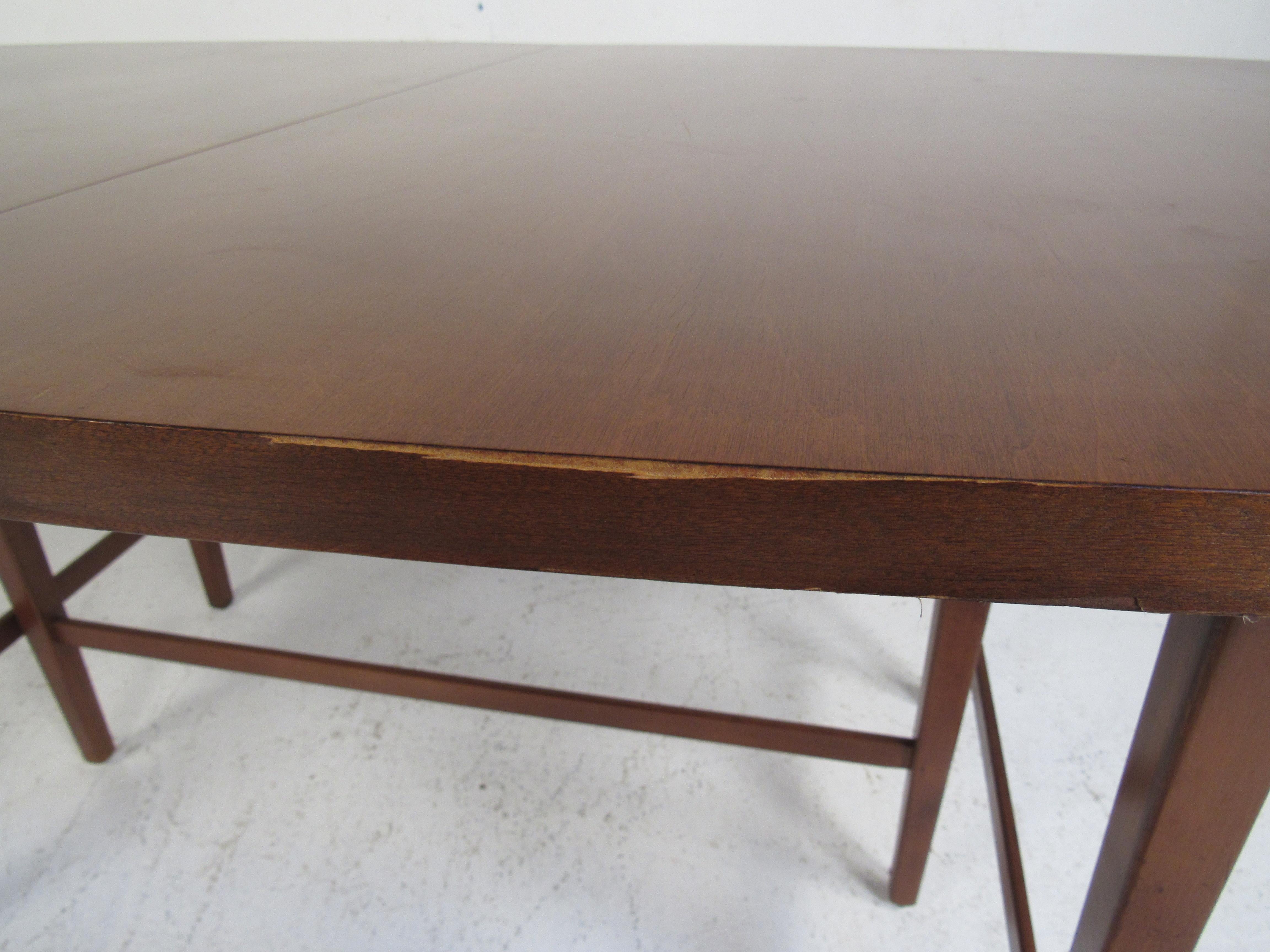 Paul McCobb Planner Group Dining Table For Sale 5