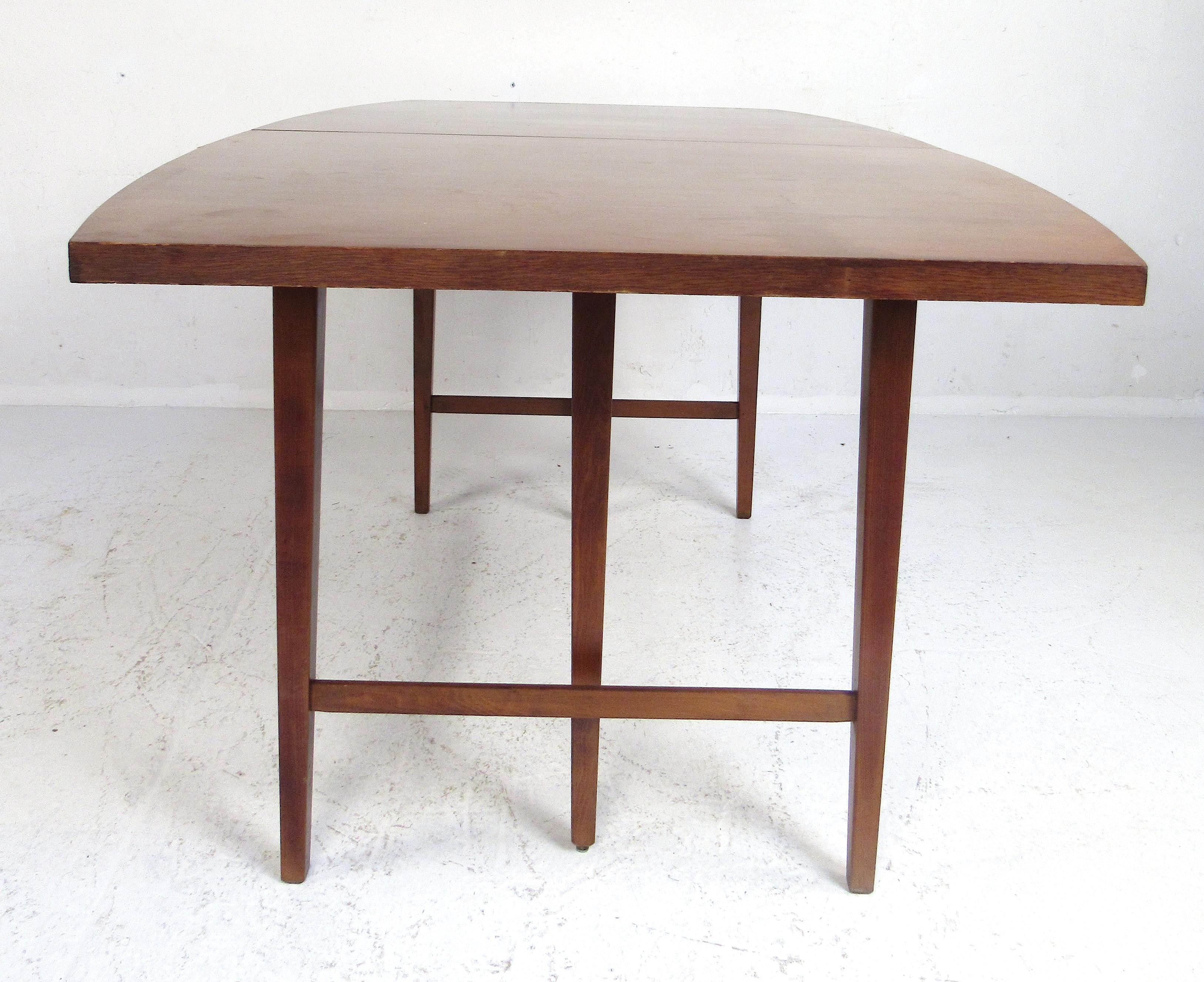 Mid-Century Modern Paul McCobb Planner Group Dining Table For Sale