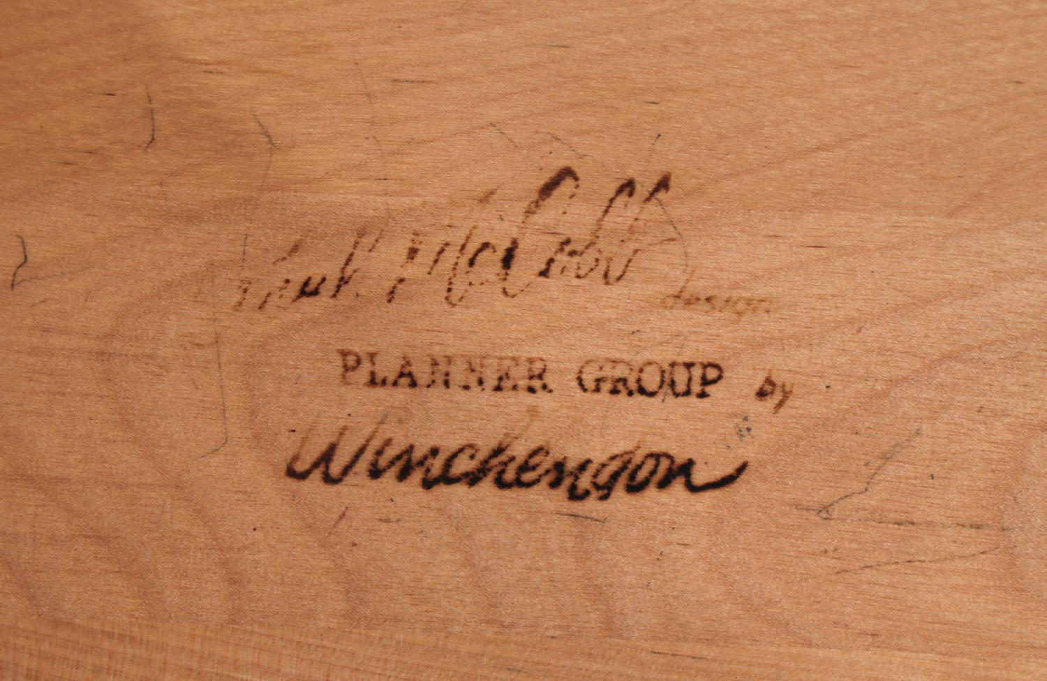 Expertisch restauriert - Paul McCobb „Planner Group“ Kommode für Winchendon Furniture im Angebot 1