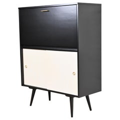 Paul McCobb Planner Group Drop Front Desk with Sliding Door Credenza, Refinished (bureau avec porte coulissante)