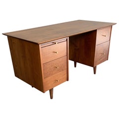 Paul McCobb Planner Group for Winchendon Double Pedestal Maple Desk