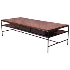 Mesa baja de hierro y arce Planner Group de Paul McCobb, recién acabada