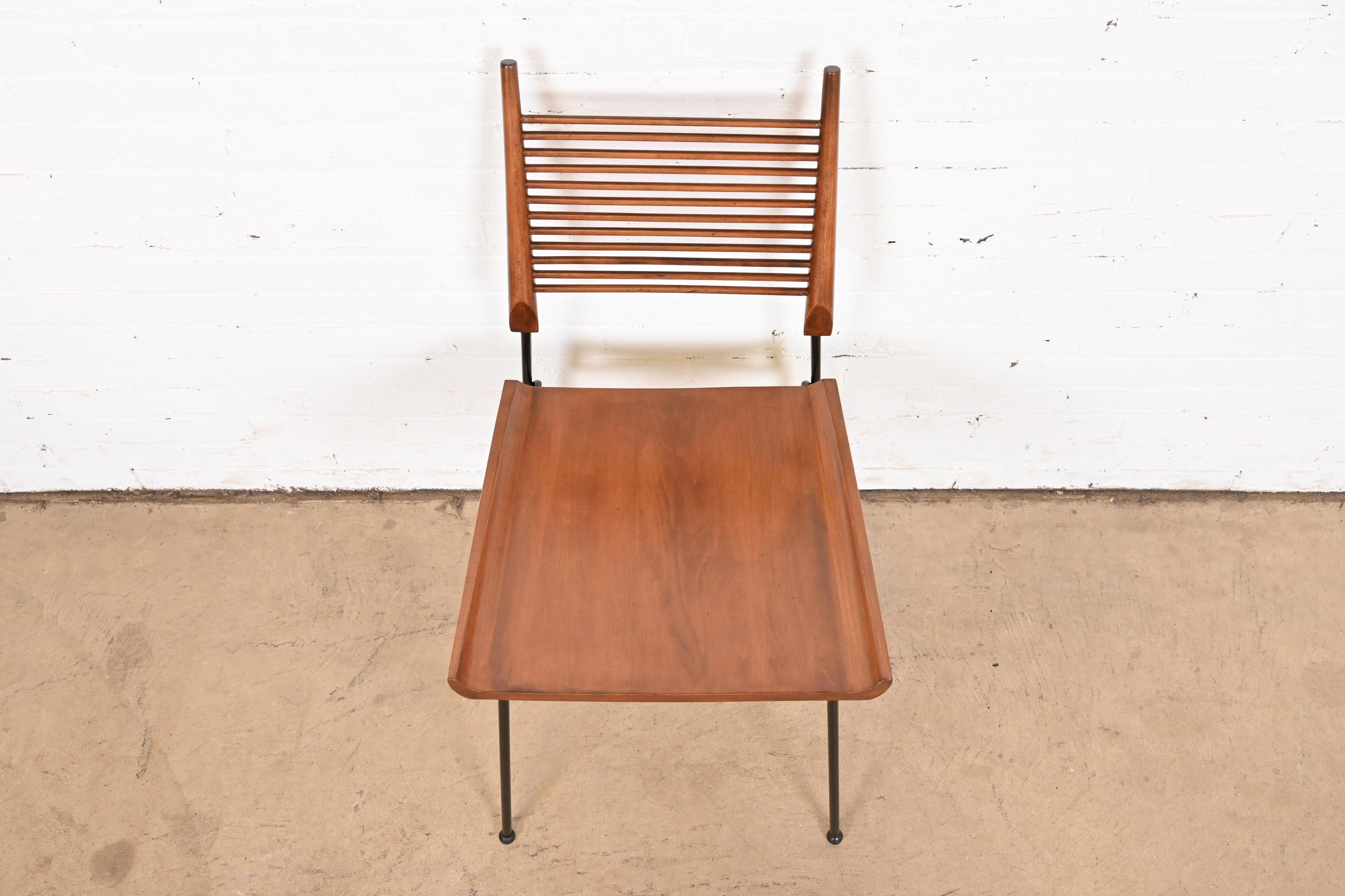 Chaises de salle à manger « Shovel » Paul McCobb Planner Group en érable et fer, entièrement restaurées en vente 5
